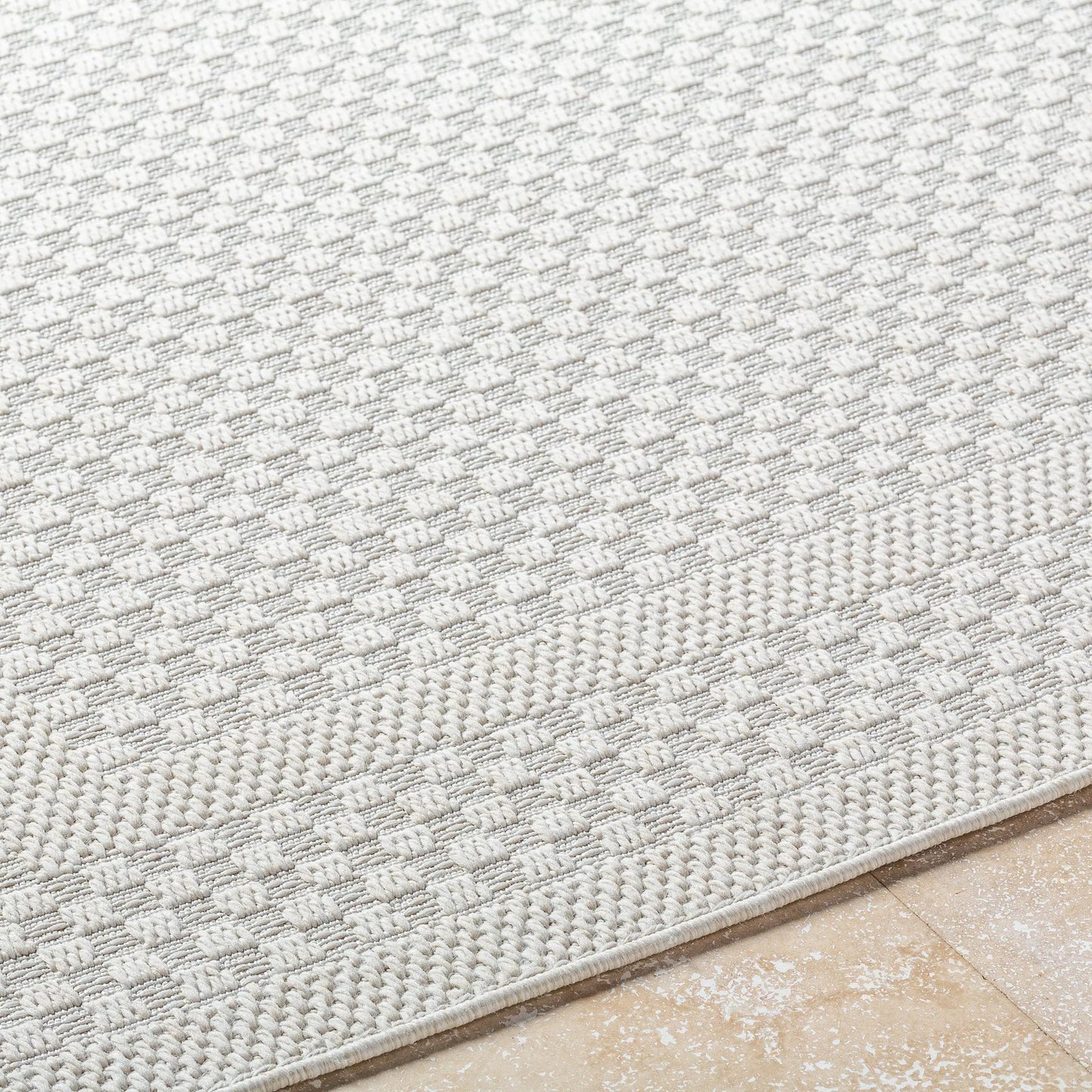 005 SI-2167926,SI-2167927,SI-2167928 | Closeup | Sandra Rug - 529711 by Livabliss in light silver, sterling grey. Made from polypropylene in a unique style.