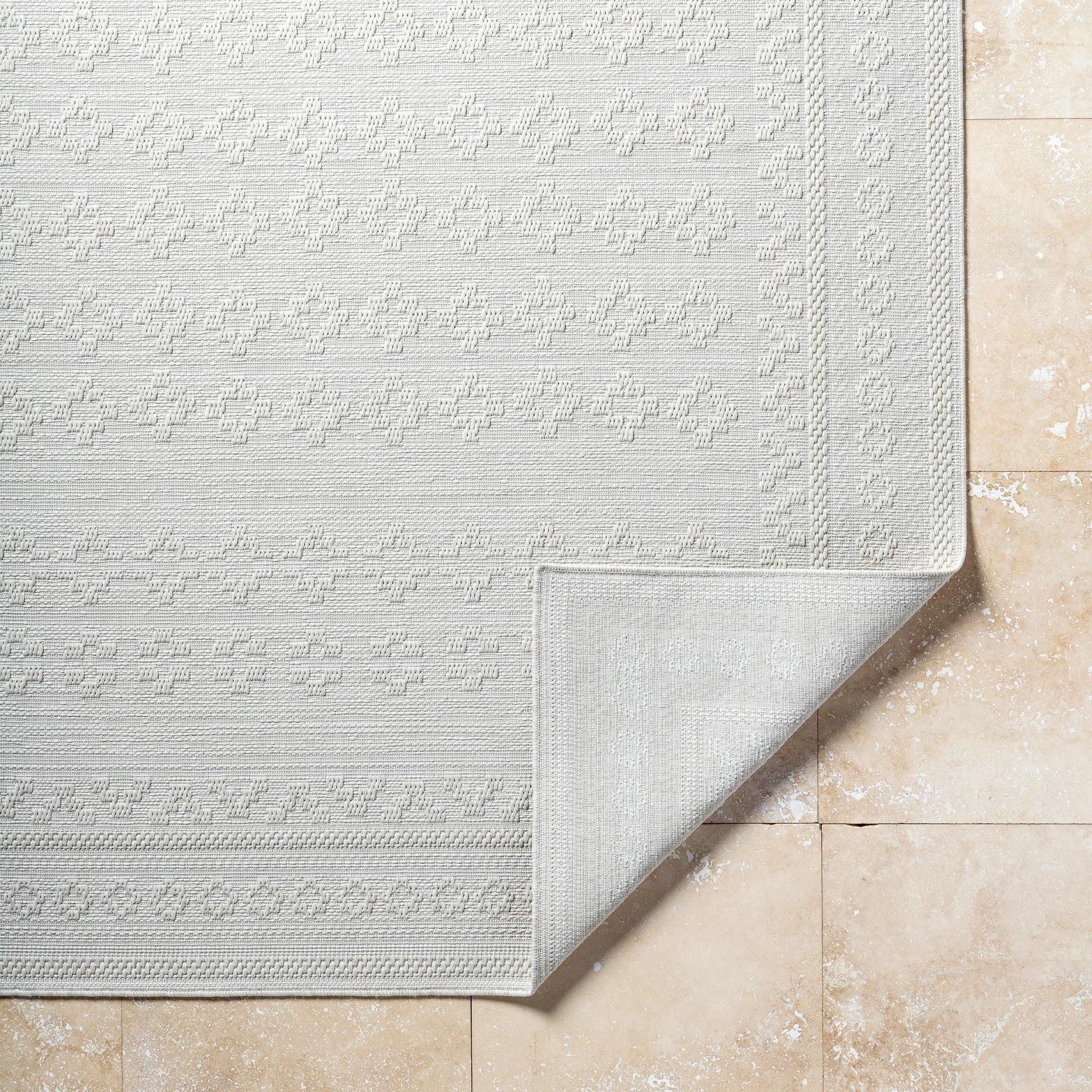 Sandra Rug - 529762 by Livabliss in light silver, silver. Made from polypropylene in a unique style.