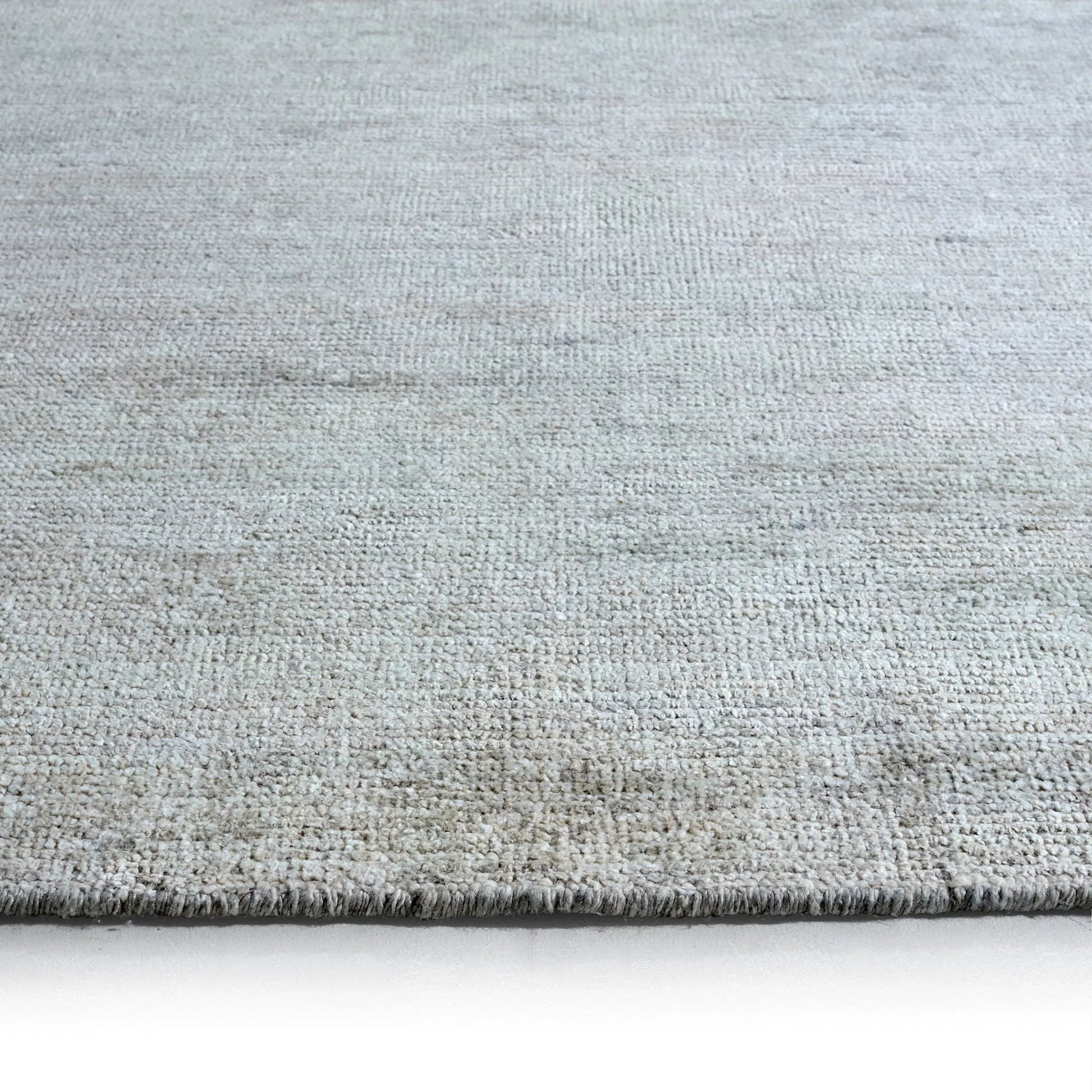 Soft Horizon SFH02 Rug by Jaipur Living in gray. Made from 60% bamboo silk 40% wool in a unique style.