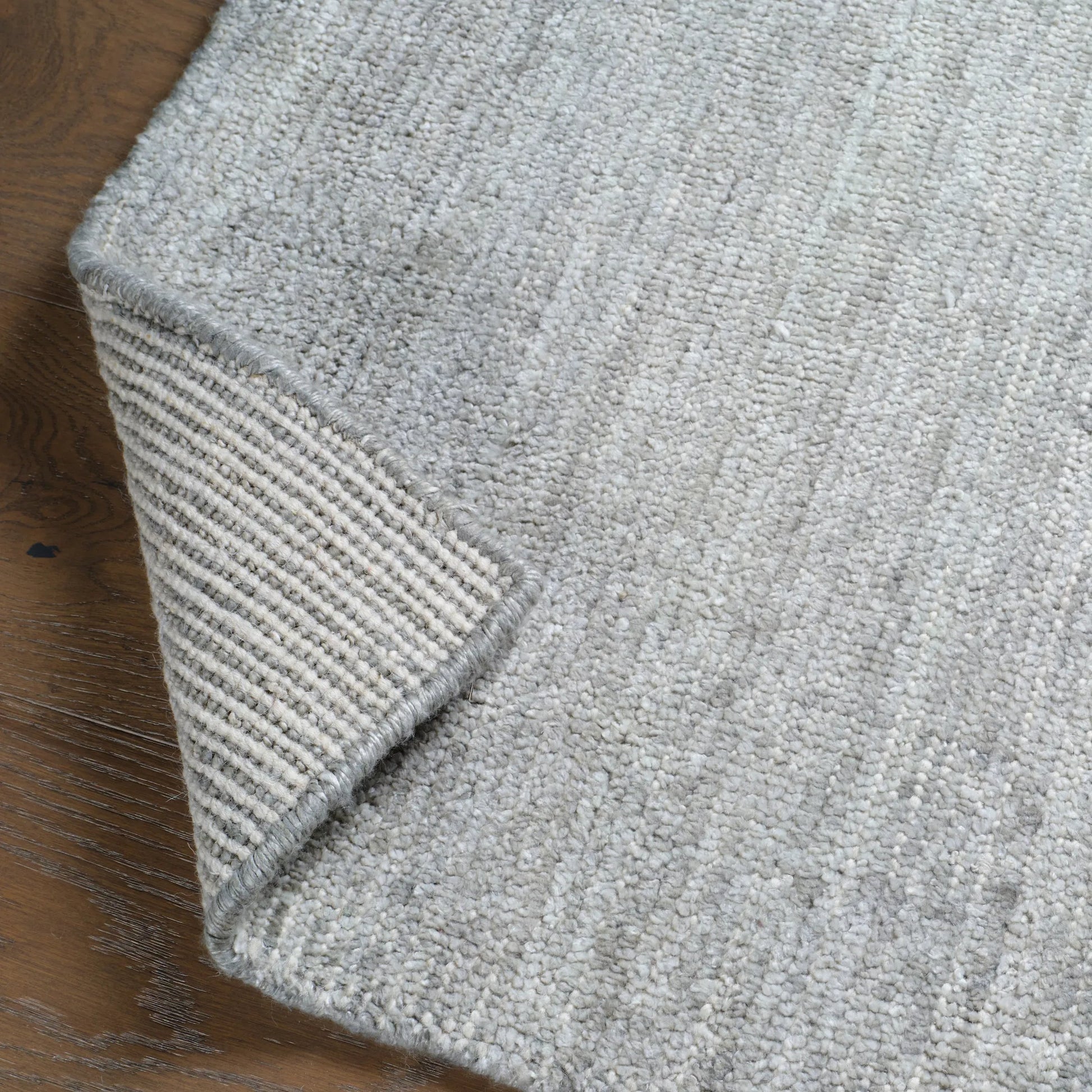 Soft Horizon SFH02 Rug by Jaipur Living in gray. Made from 60% bamboo silk 40% wool in a unique style.