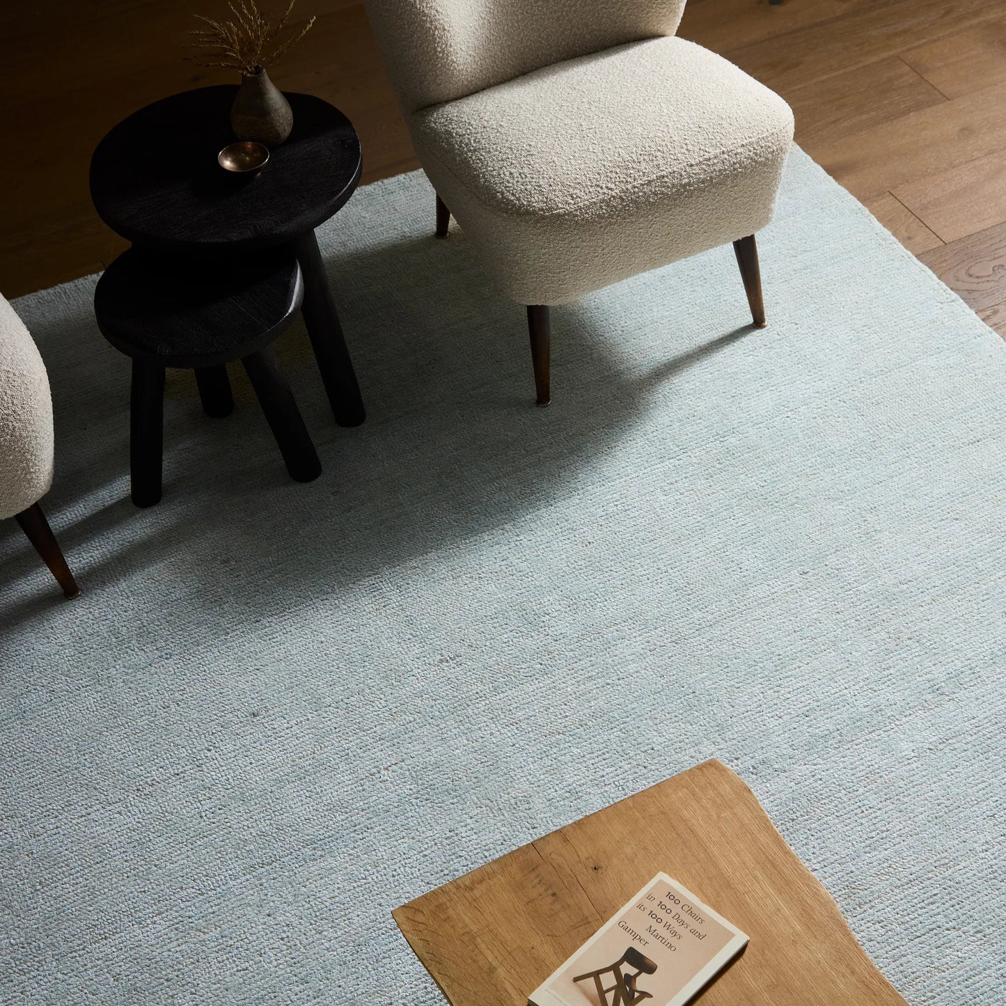 003 SI-2531404,SI-2531405,SI-2531406,SI-2531407,SI-2531408 | Closeup | Soft Horizon SFH03 Rug by Jaipur Living in ivory, white, gray. Made from 60% bamboo silk 40% wool in a unique style.