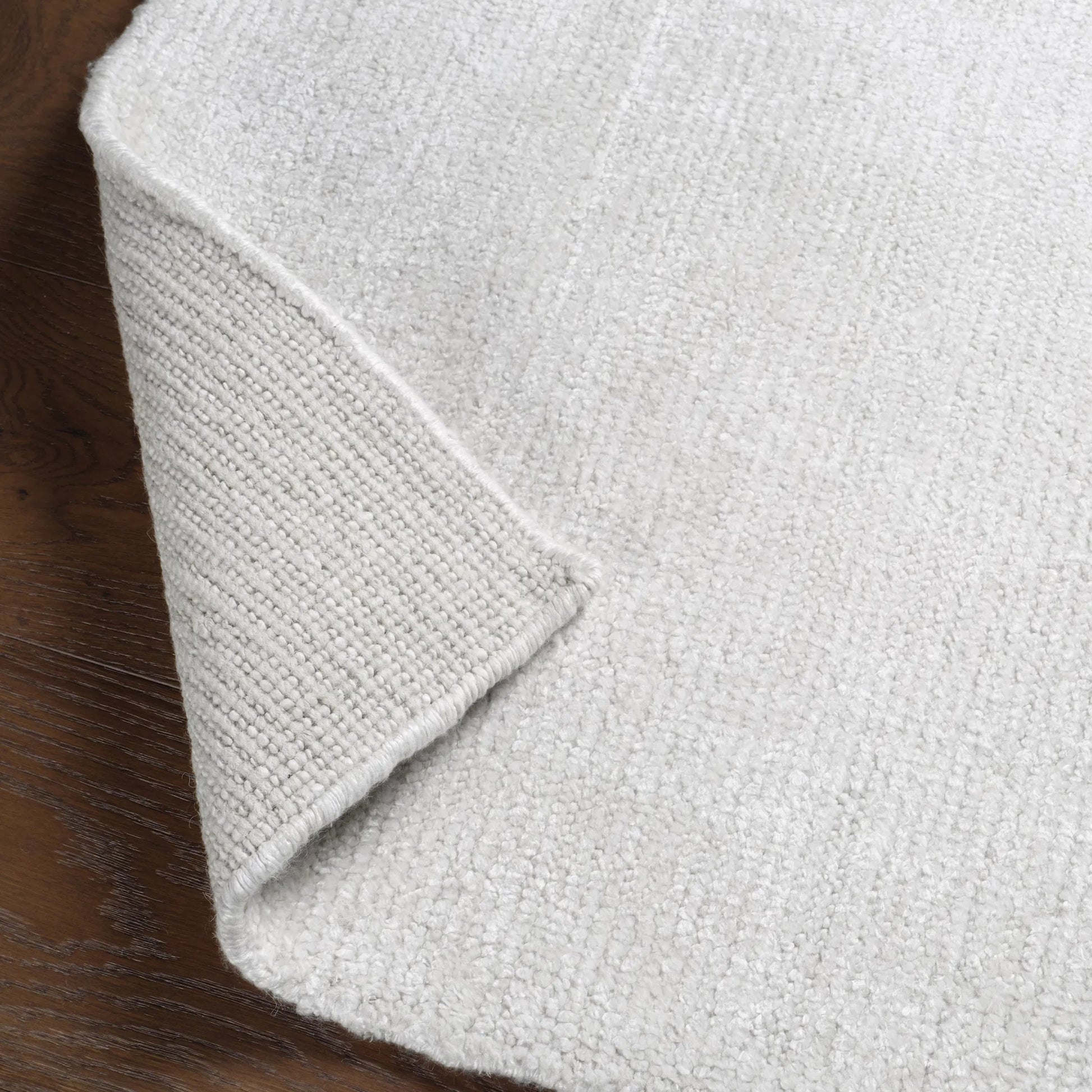 Soft Horizon SFH04 Rug by Jaipur Living in ivory, white. Made from 60% bamboo silk 40% wool in a unique style.