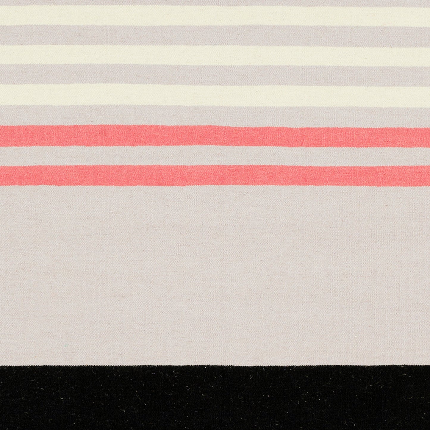 007 41027-18086,41027-18087,41027-18088,41027-18089,41027-18090 | Closeup | Sheffield Market Rug - 743 by Surya. Made from 100% wool in a unique style.