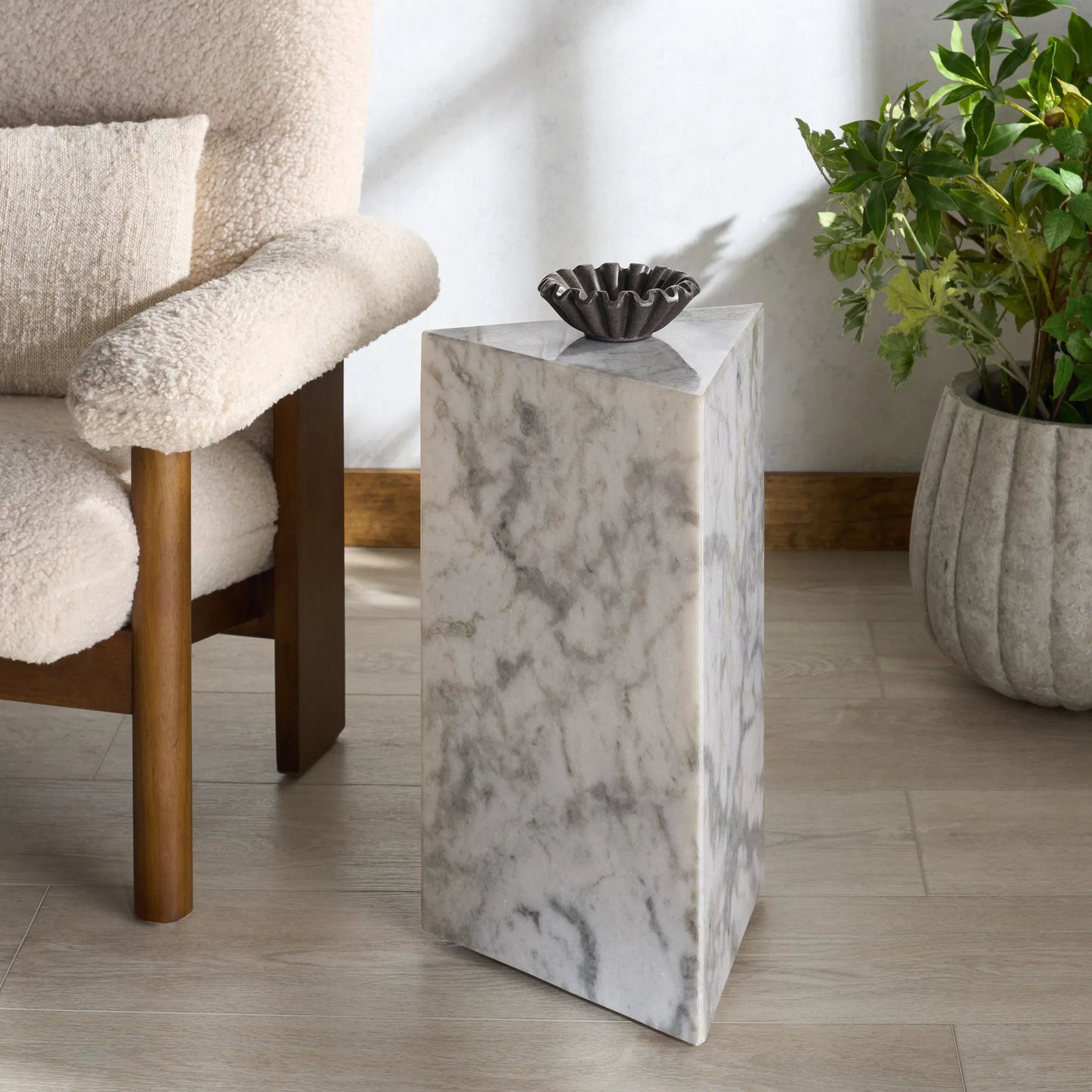 004 SI-2454260 | Lifestyle | Rota Triangle Drink Table by HedgeApple Essentials. Made from marble in a modern style.