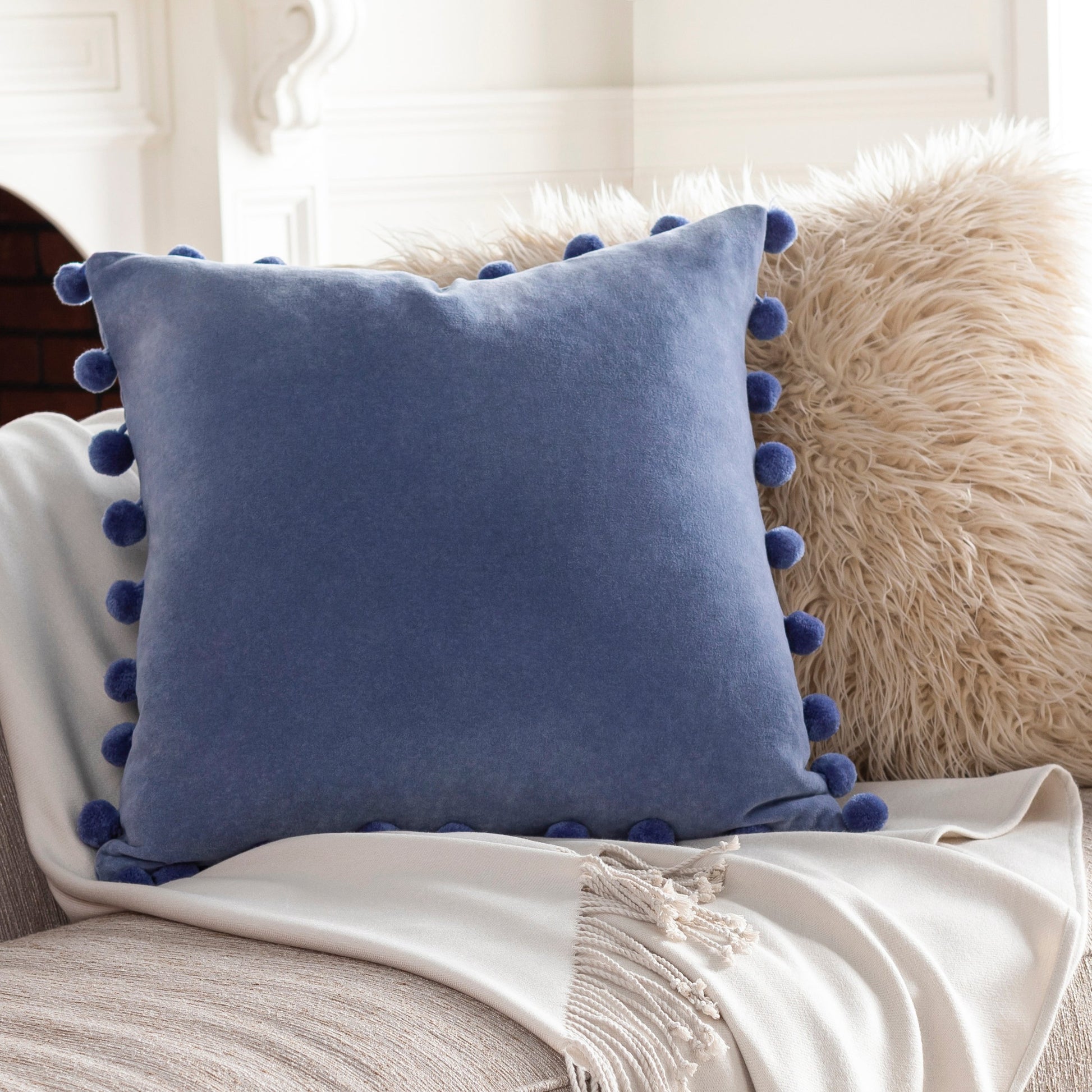 Serengeti Pillow - 14073 by Surya. Made from 100% cotton in a traditional style.