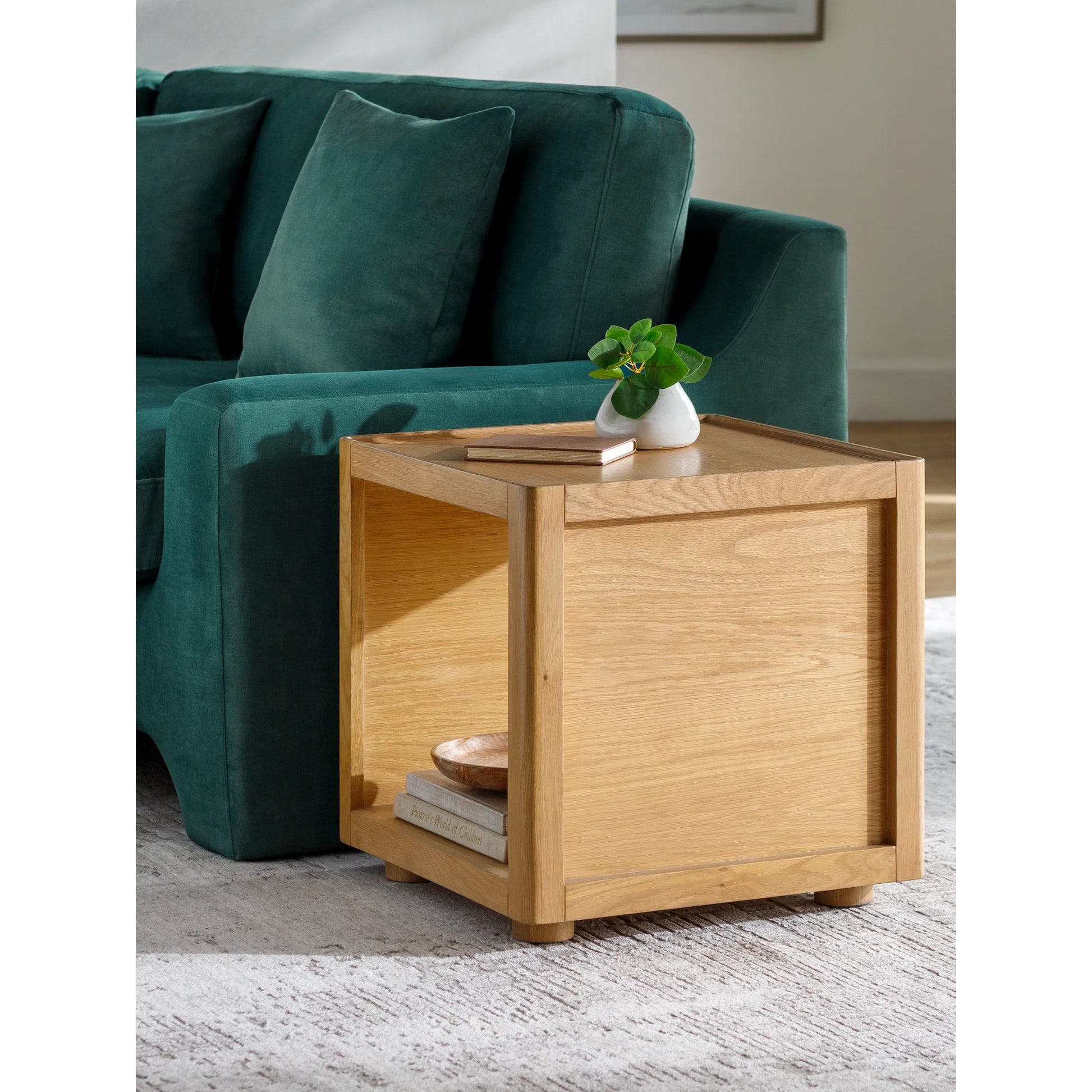 Shaye End Table by Surya. Made from top: wood veneer, manufactured wood, base: oak in a modern style.