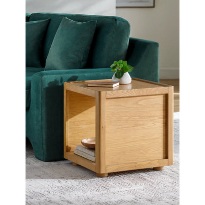 Shaye End Table by Surya. Made from top: wood veneer, manufactured wood, base: oak in a modern style.