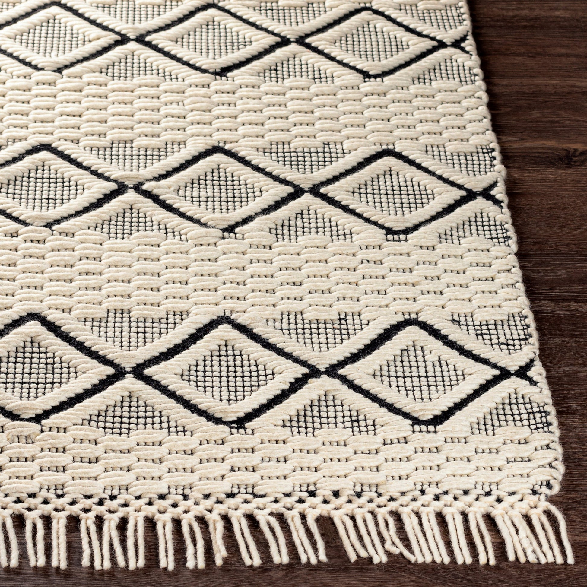 Saint Clair SIC-2301 Rug by Surya in black, cream. Made from 100% new zealand wool in a unique style.