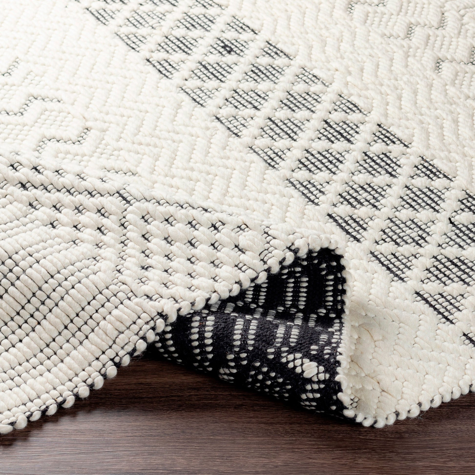 Saint Clair Rug - 27902 by Surya in black, cream. Made from 100% new zealand wool in a unique style.