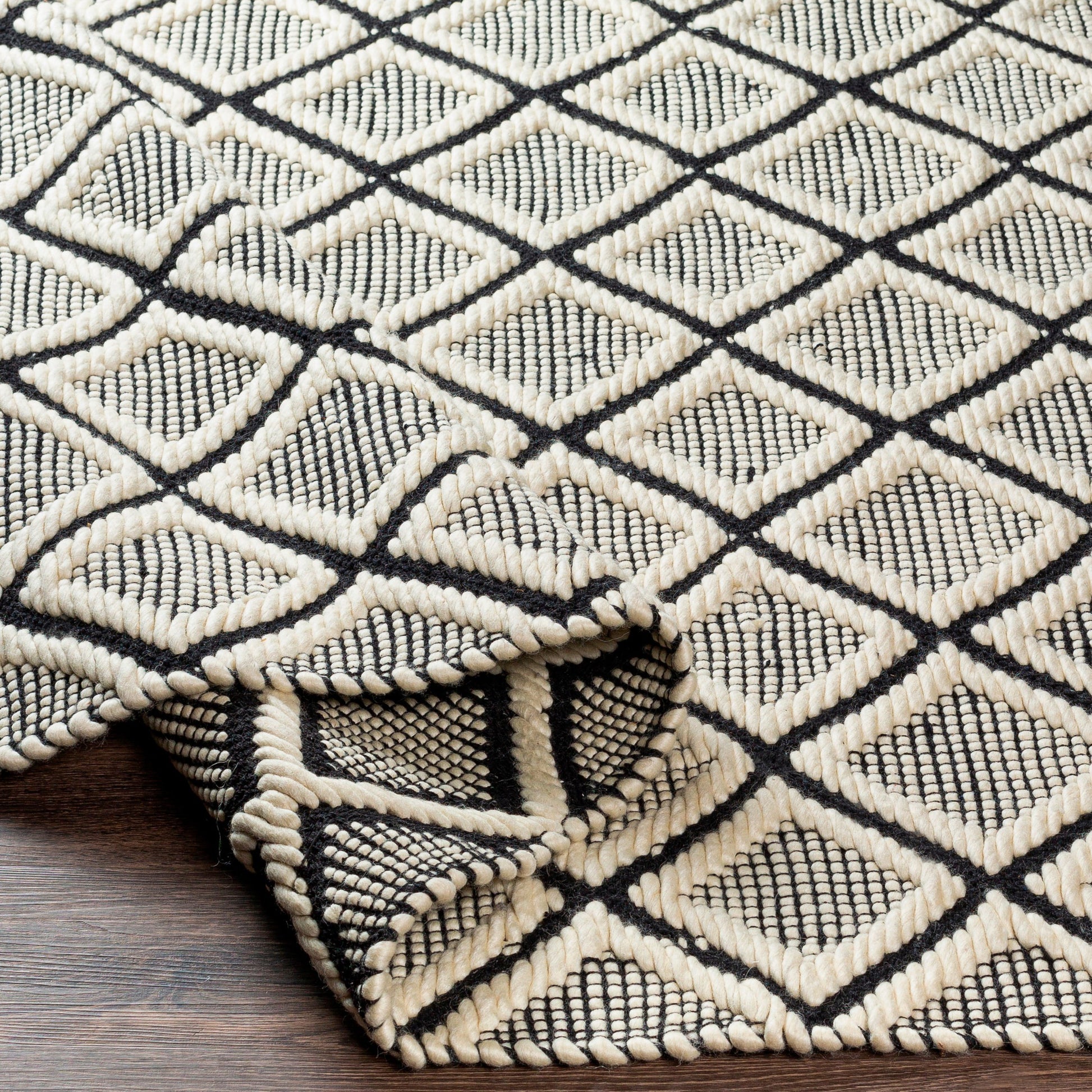 Saint Clair Rug - 27904 by Surya in black, cream. Made from 100% new zealand wool in a unique style.