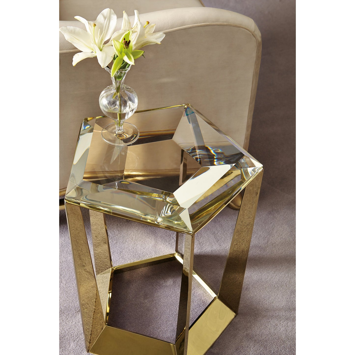 002 SI-1955922 | Lifestyle | The Gem Side by Caracole in gold, crystal and majestic gold. Made from plated metal in a modern style.