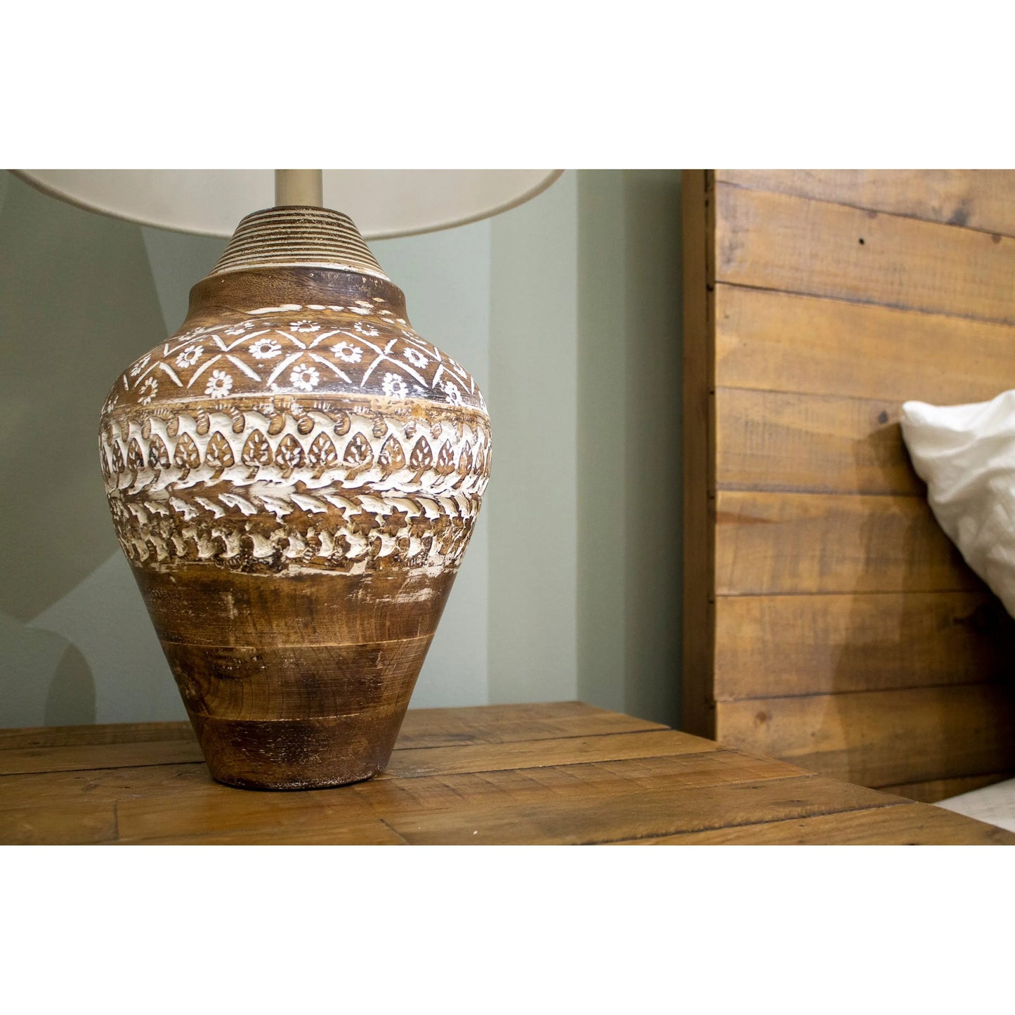 002 SI-2325239 | Lifestyle | Skye Antique Lamp by LH Imports in brown, white, off white and natural, white washed. Made from wood, cotton in a unique style.