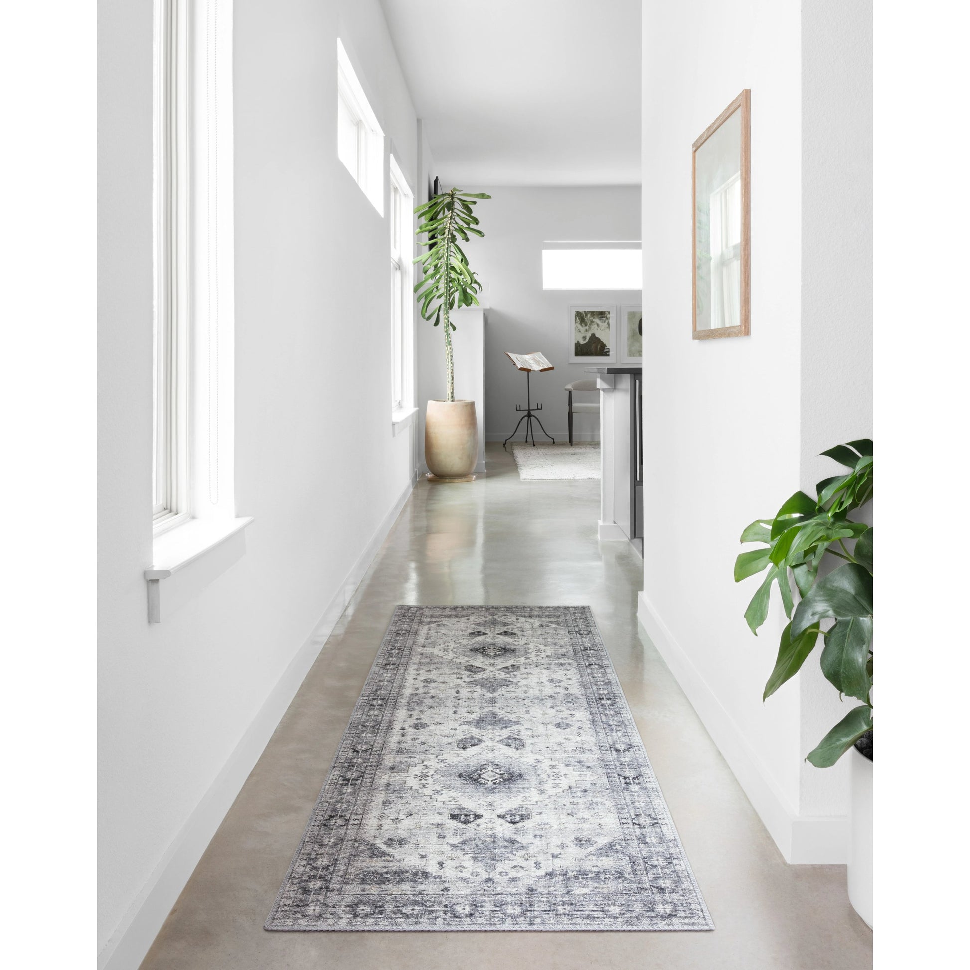 Skye SKY-02 Rug by Loloi. Made from 100% polyester in a traditional style.