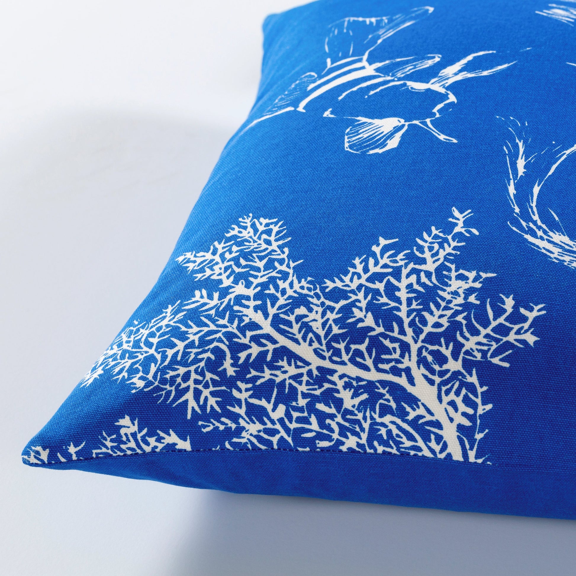 Sea Life Pillow - 12550 by Surya in dark blue, white. Made from 100% cotton in a coastal style.