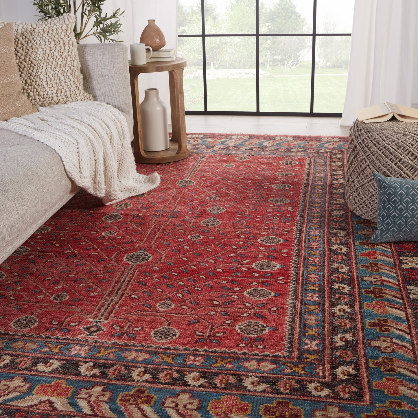 005 SI-1750508,SI-1750511 | Lifestyle | Donte Rug by Jaipur Living in red, blue. Made from 100% wool in a unique style.