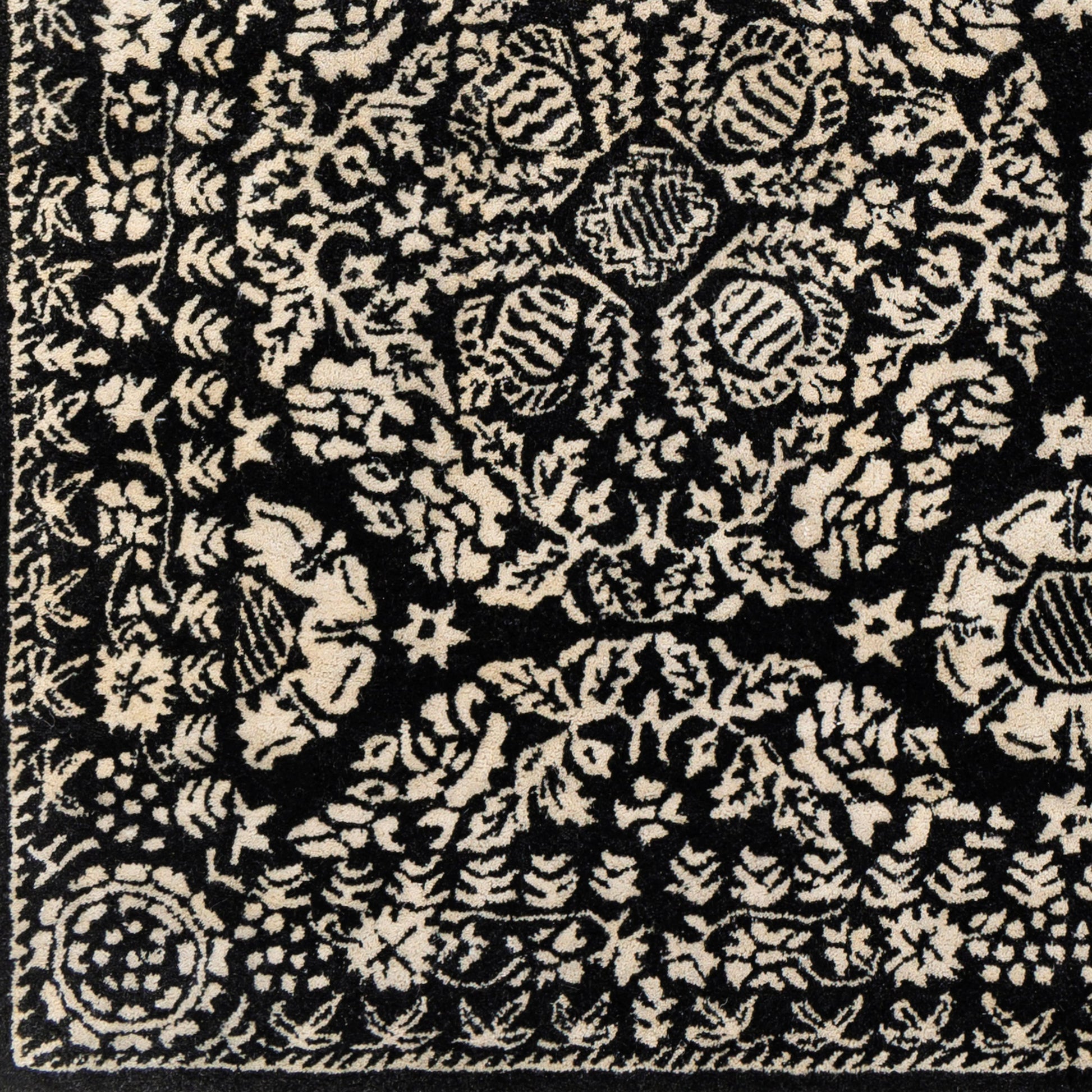 Smithsonian Rug - 1582 by Surya. Made from 100% new zealand wool in a unique style.