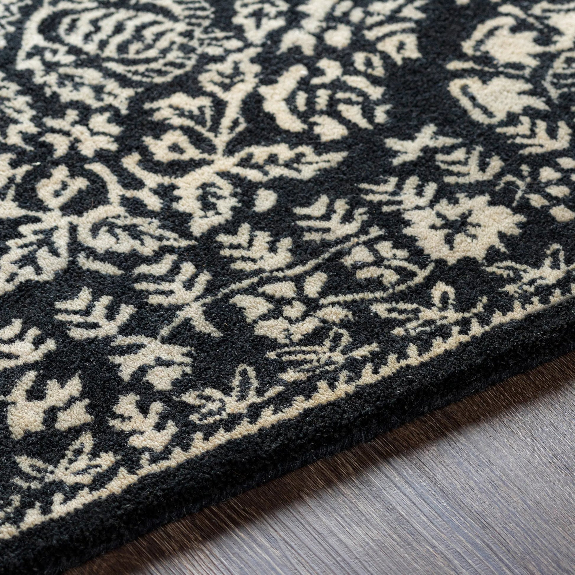 Smithsonian Rug - 1582 by Surya. Made from 100% new zealand wool in a unique style.