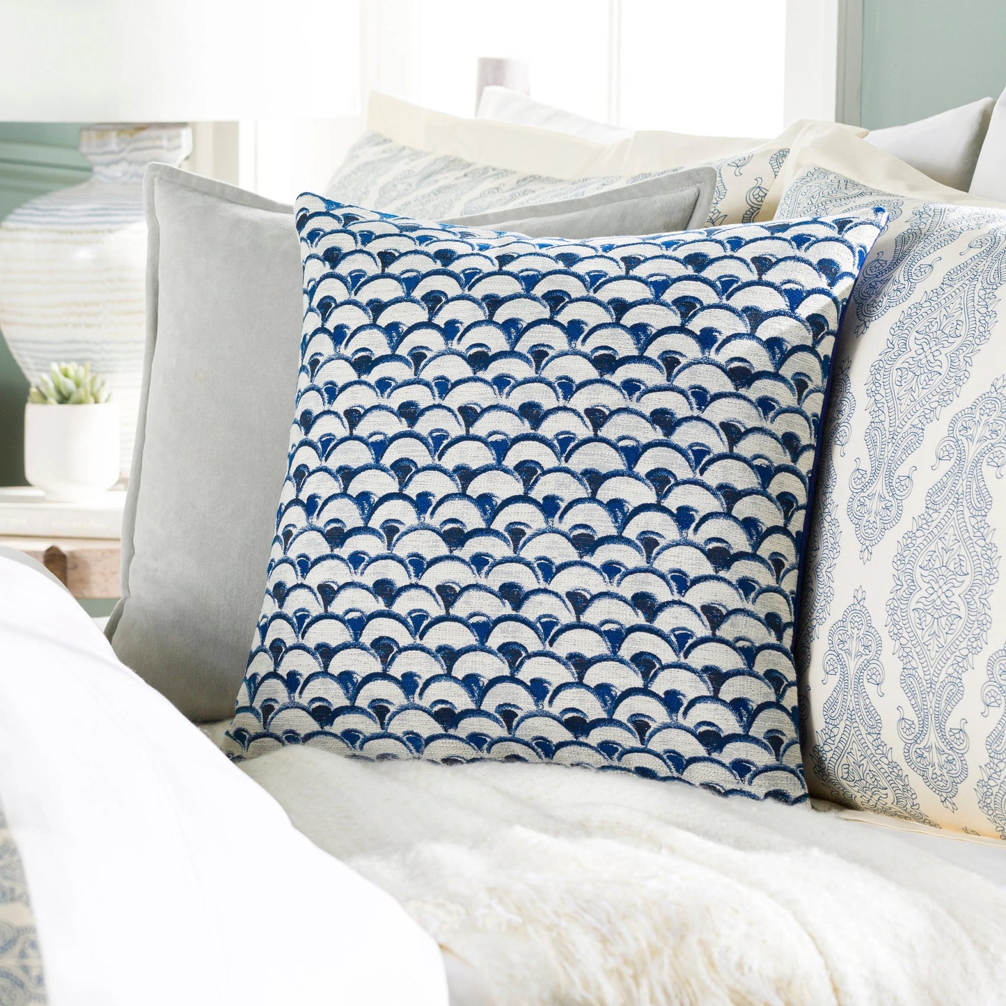 003 S-348528,S-348529 | Lifestyle | Sanya Bay Pillow - 32492 by Surya in navy, ivory, ink blue. Made from 100% polyester, 100% cotton in a modern style.