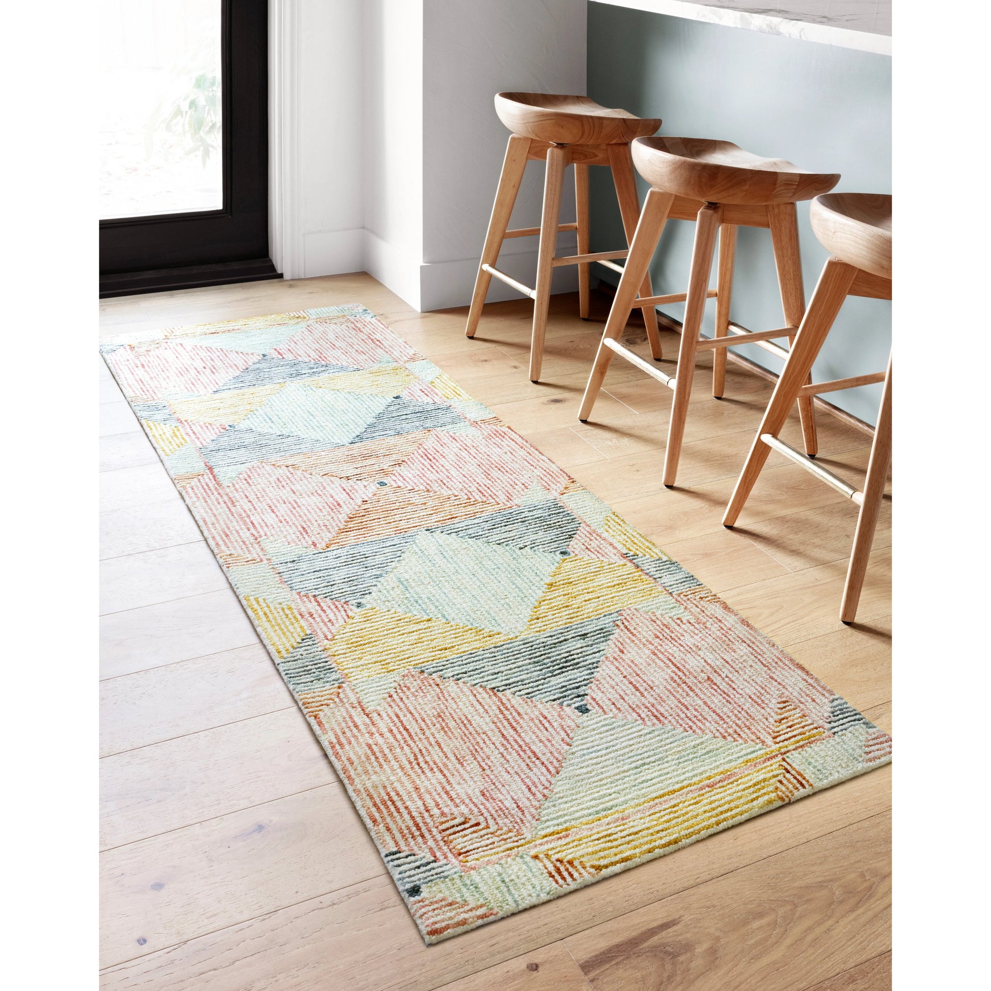 SPE-01 by Loloi. Made from 100% wool in a rustic style.