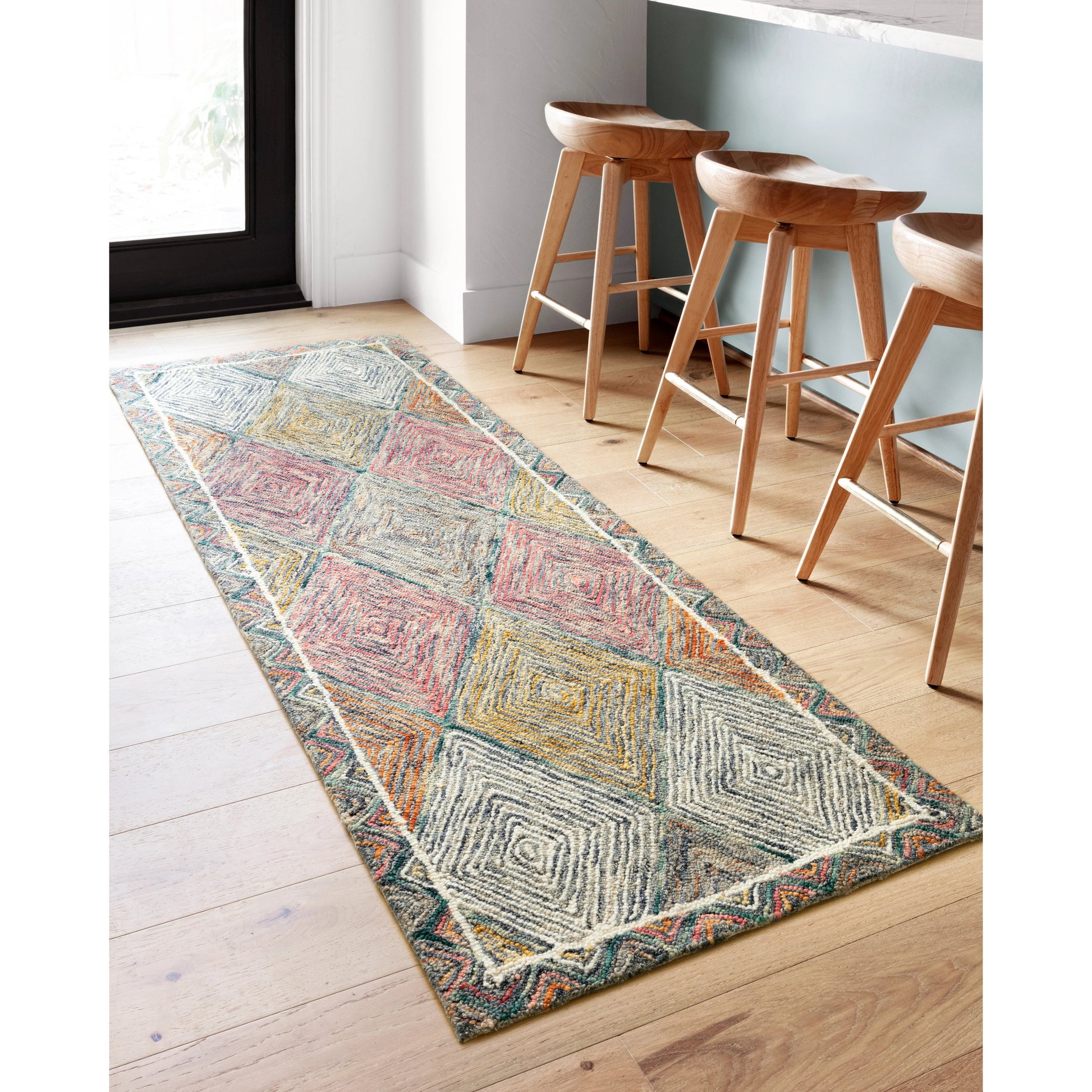 SPE-02 by Loloi. Made from 100% wool in a modern style.