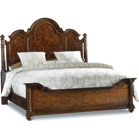 Leesburg Poster Bed by Hooker Furniture in mahogany. Made from mahogany veneers in a unique style.