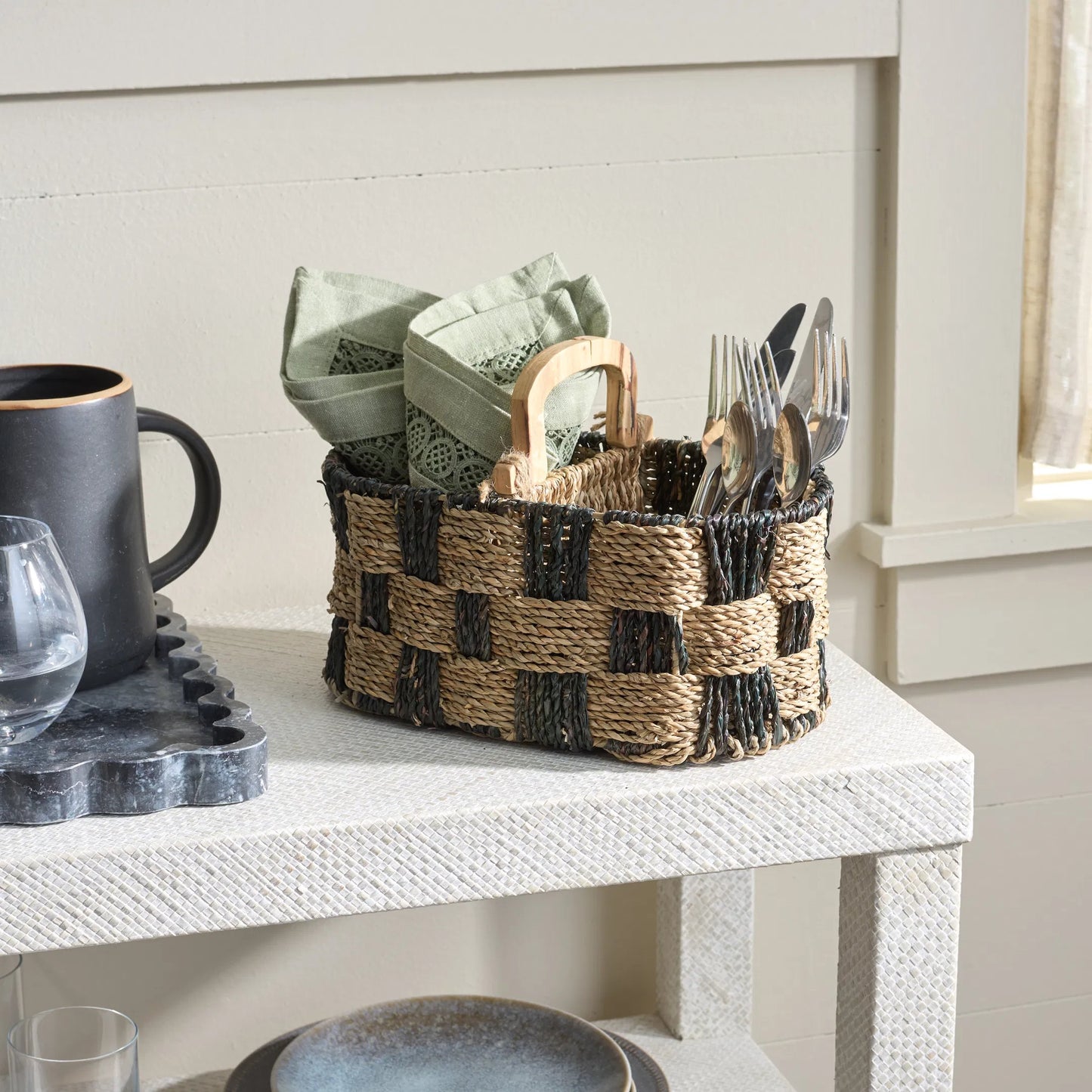 008 SI-2630223 | Lifestyle | Fisher Basket by HedgeApple Essentials in natural, dark natural. Made from seagrass, metal in a unique style.