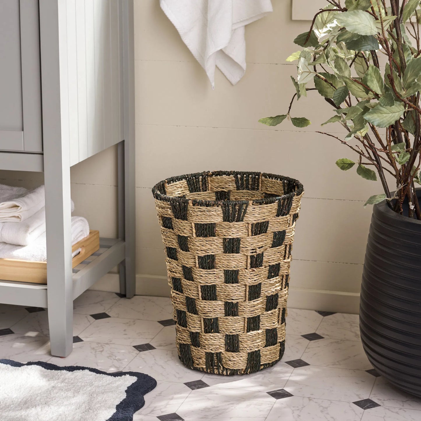 005 SI-2630226 | Lifestyle | Belpre Basket by HedgeApple Essentials in natural, dark natural. Made from seagrass, metal in a unique style.