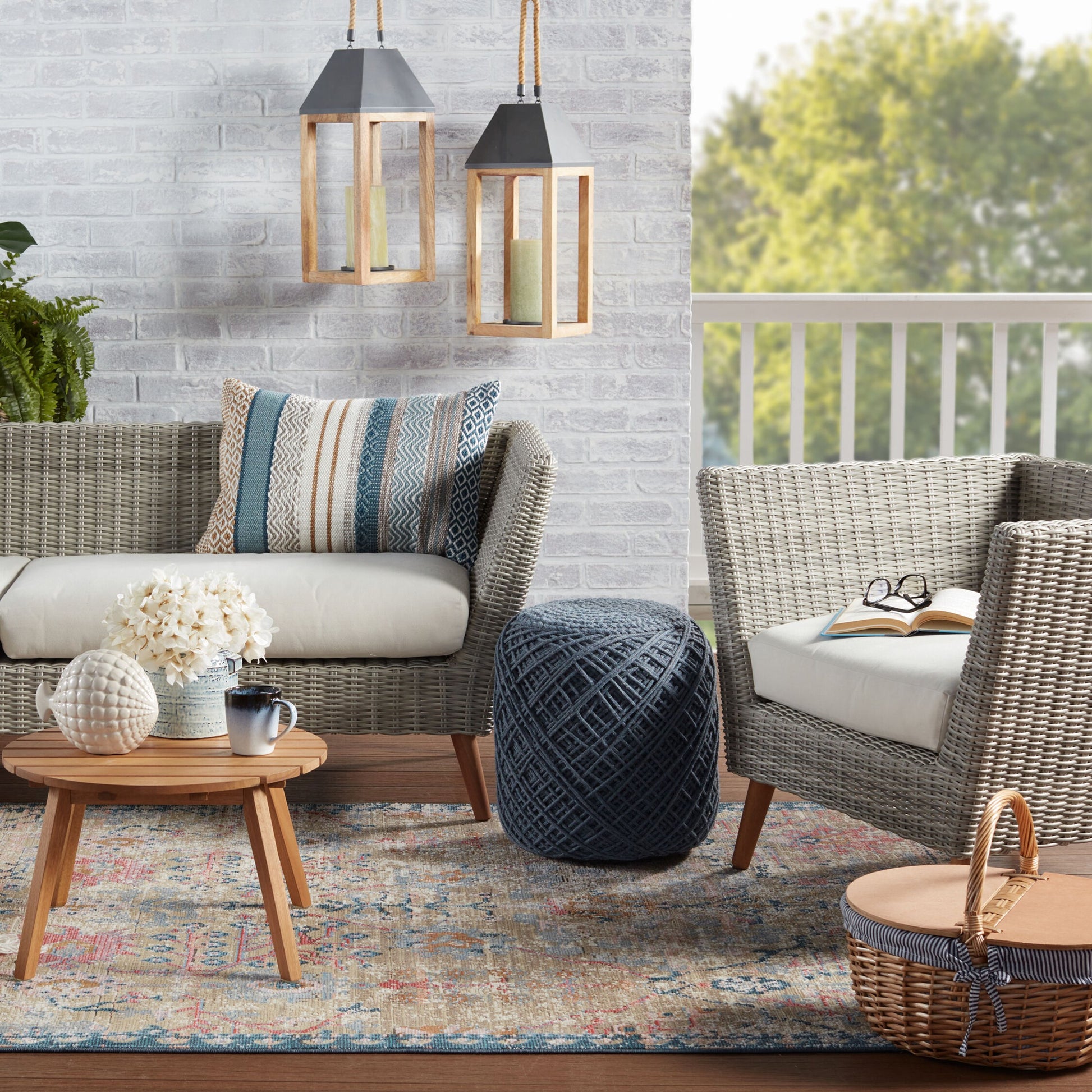 Swoon SWO11 Indoor/Outdoor Rug by Jaipur Living. Made from unique in a unique style.