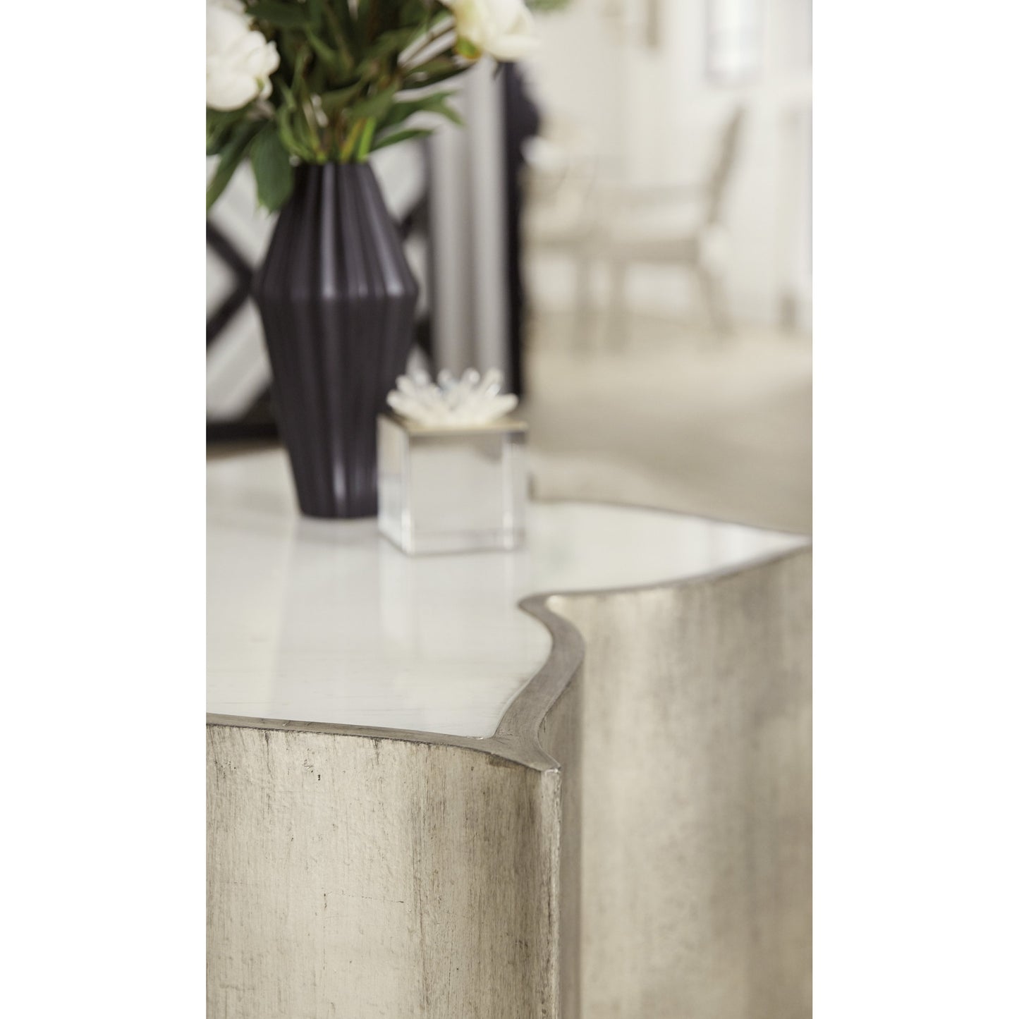 003 SI-1749553 | Lifestyle | Est La Vie End Table by Hooker Furniture in meringue, jewel. Made from white painted glass in a modern style.