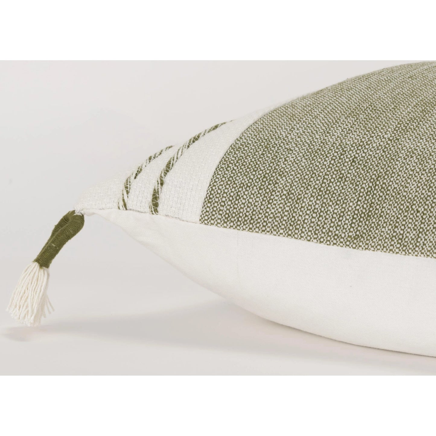 021 SI-2023009,SI-2023015 | Closeup | Candler Pillow by HedgeApple Essentials. Made from cotton in a modern style.