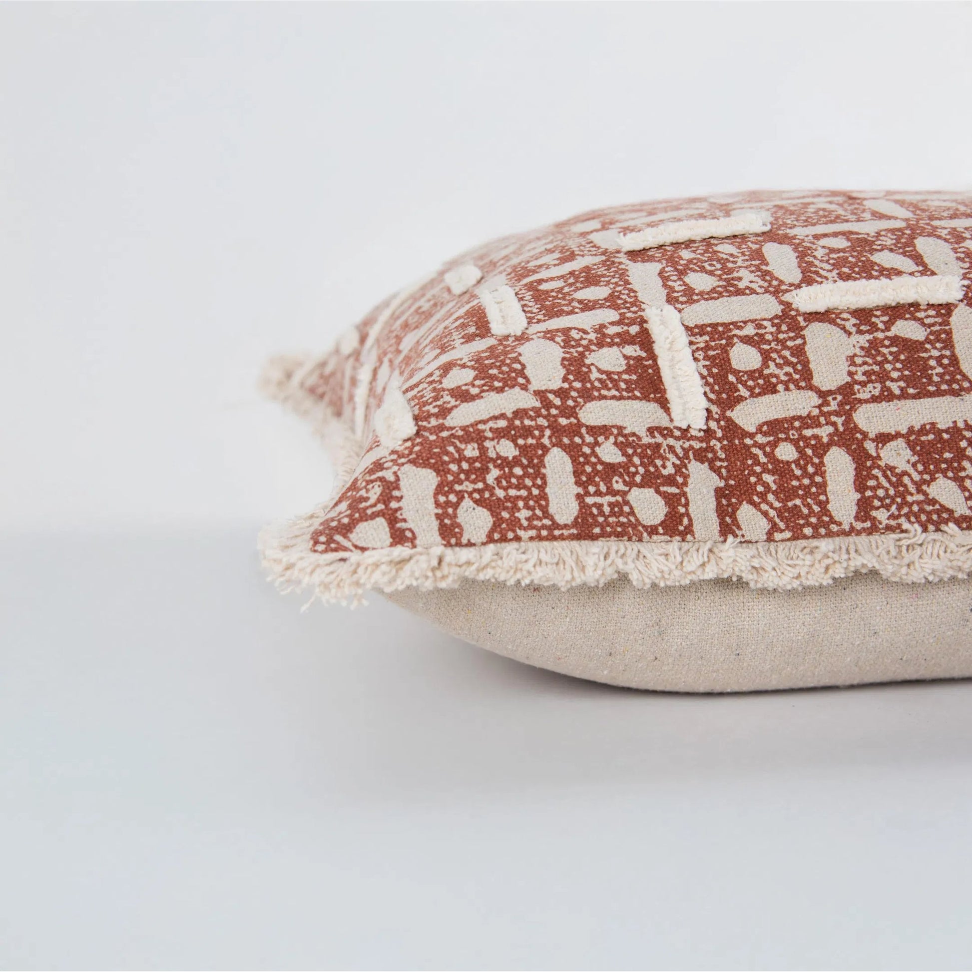 Clark Pillow by HedgeApple Essentials in red, rust. Made from cotton canvas (recyceld) in a rustic style.