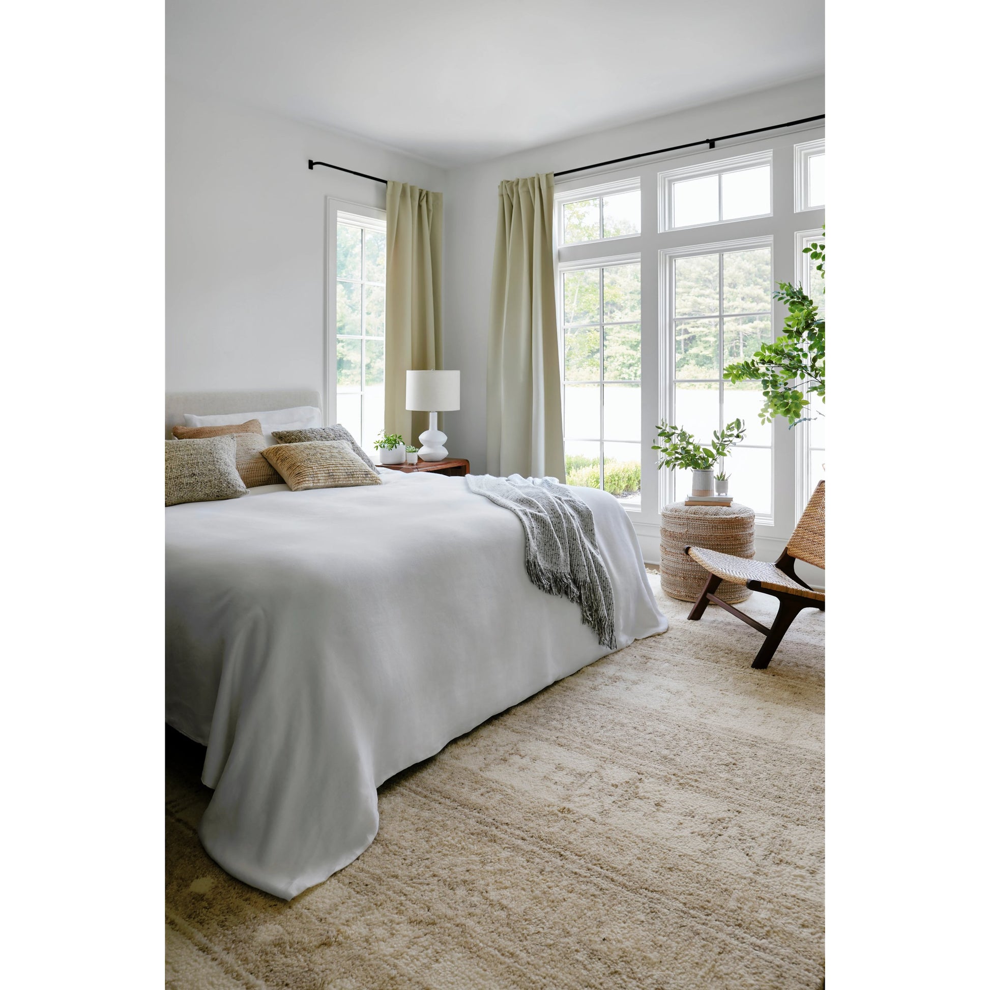 Tulsa TLS-2301 Rug by Surya in cream, light beige, pale blue. Made from face: 100% wool, warp: 100% wool in a unique style.