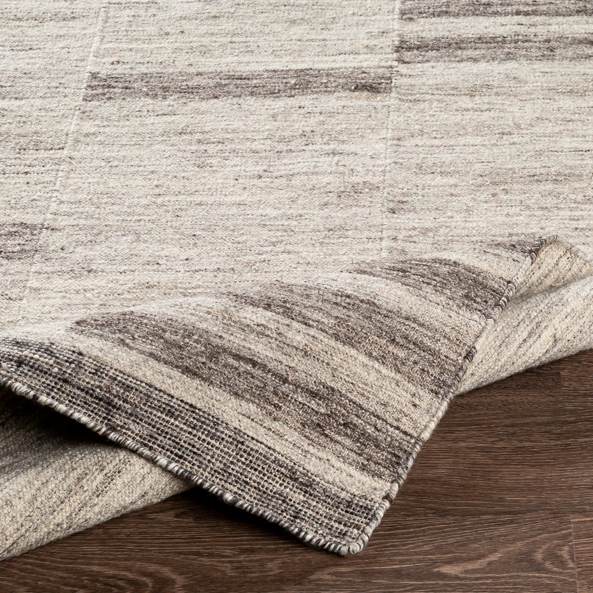 Tamaris TMI-2302 Rug by Surya. Made from 60% wool, 40% viscose in a unique style.
