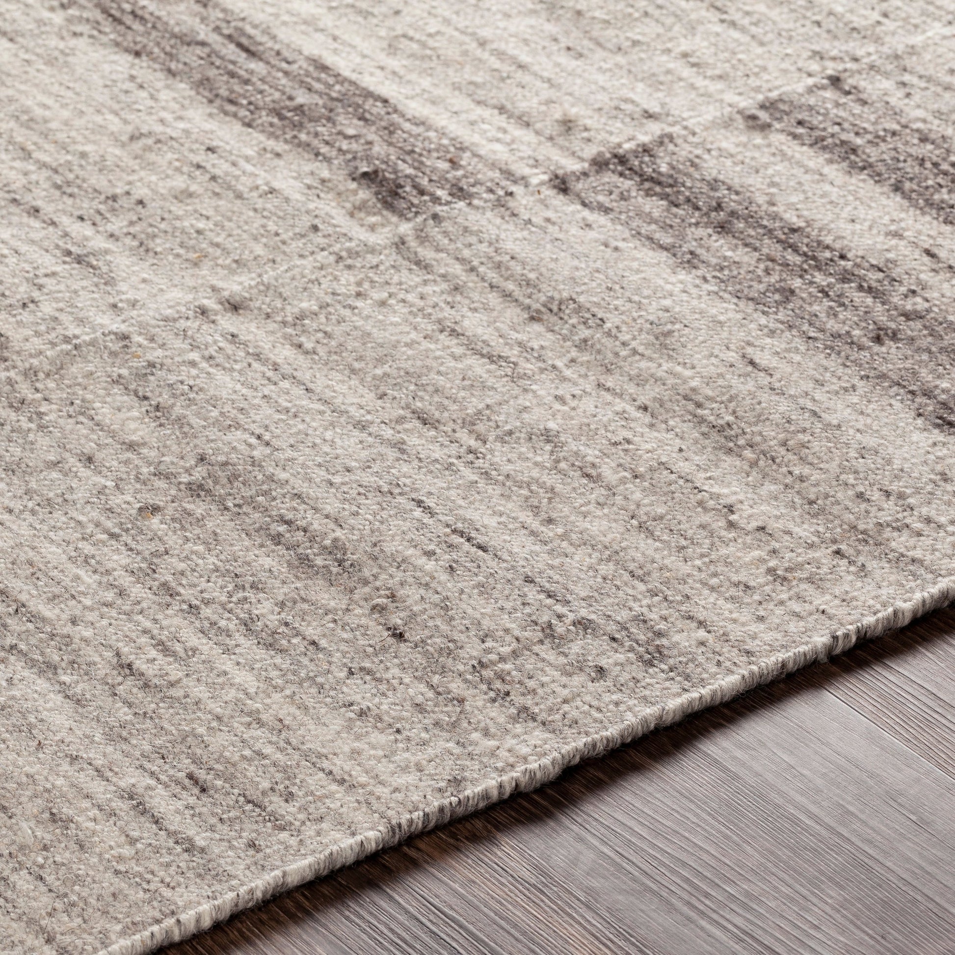 Tamaris TMI-2302 Rug by Surya. Made from 60% wool, 40% viscose in a unique style.