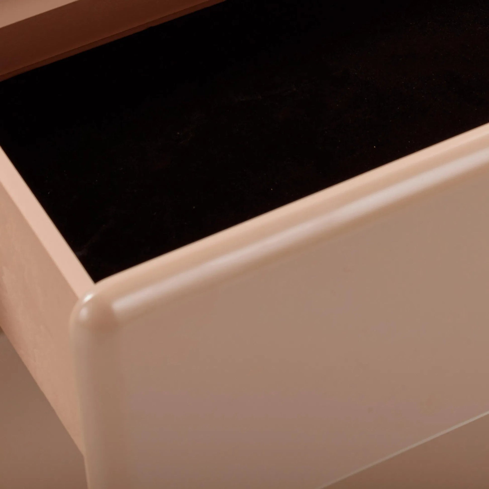 Tammy 6-Drawer Dresser by TOV Furniture in white. Made from mdf, rubberwood in a unique style.