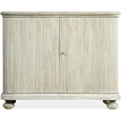 William Yeoward - Belleville Cabinet by Jonathan Charles in white and washed acacia. Made from acacia in a coastal style.