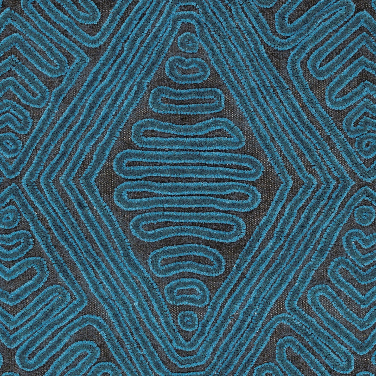 008 62152-25219,62152-25221 | Closeup | Tulemola Rug - 12939 by Surya. Made from 100% wool in a unique style.