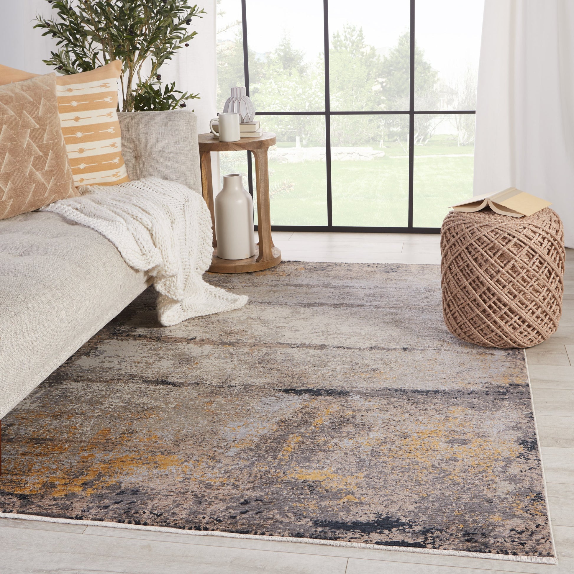 Tunderra TUN08 Rug by Jaipur Living. Made from 100% polyester in a unique style.