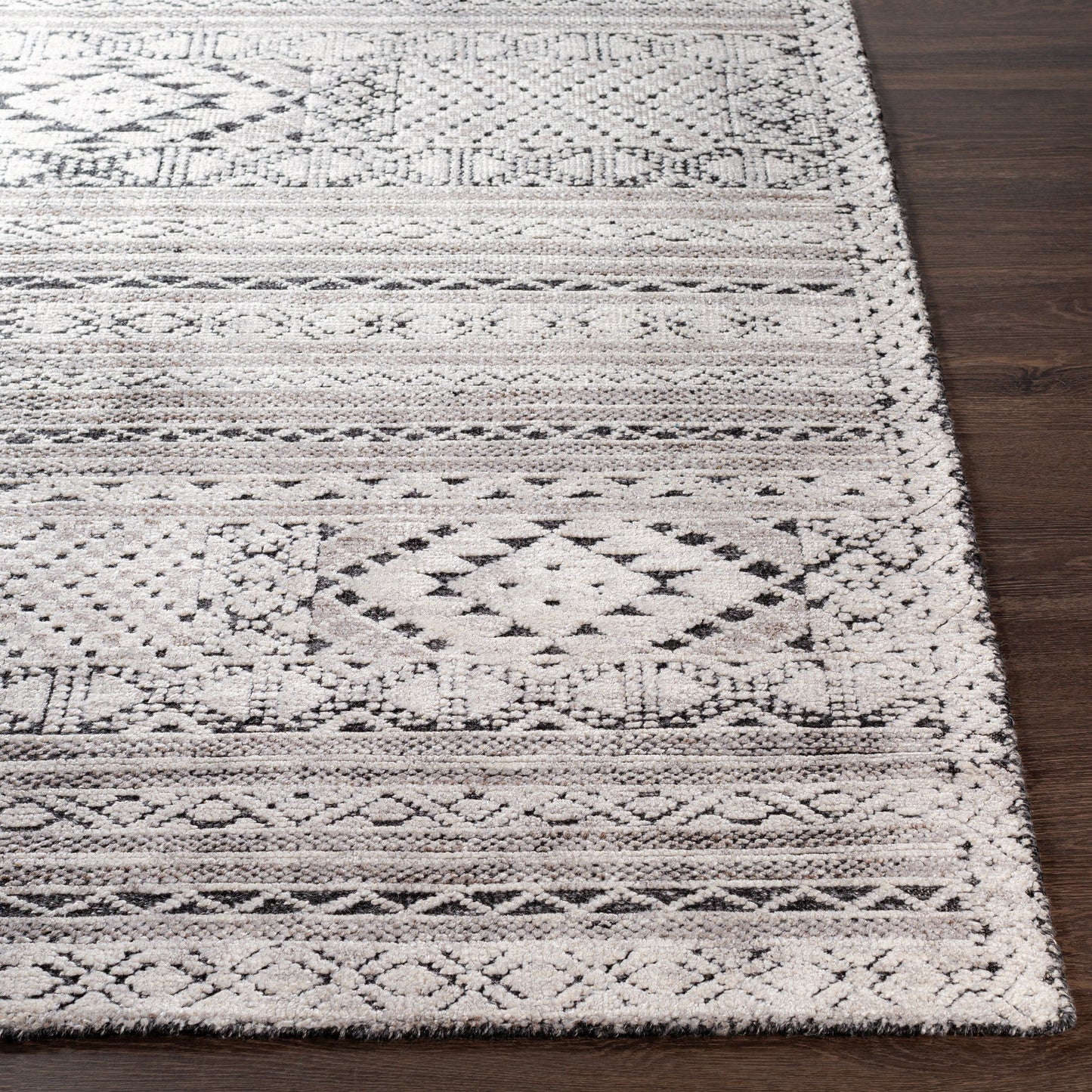 006 SI-1865786,SI-1865787,SR-881164 | Closeup | Tunus TUN-2304 Indoor/Outdoor Rug by Surya in black, off-white, charcoal. Made from 70% new zealand wool, 30% viscose in a unique style.