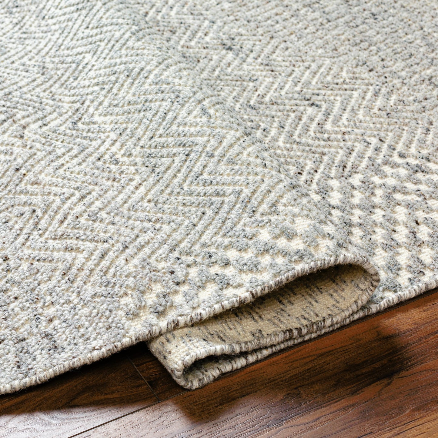 002 SI-1917754,SI-1917755,SI-1917756,SI-1917757,SI-1917758 | Closeup | Tunus TUN-2312 Rug by Surya in light gray, ivory. Made from main: 100% wool in a unique style.