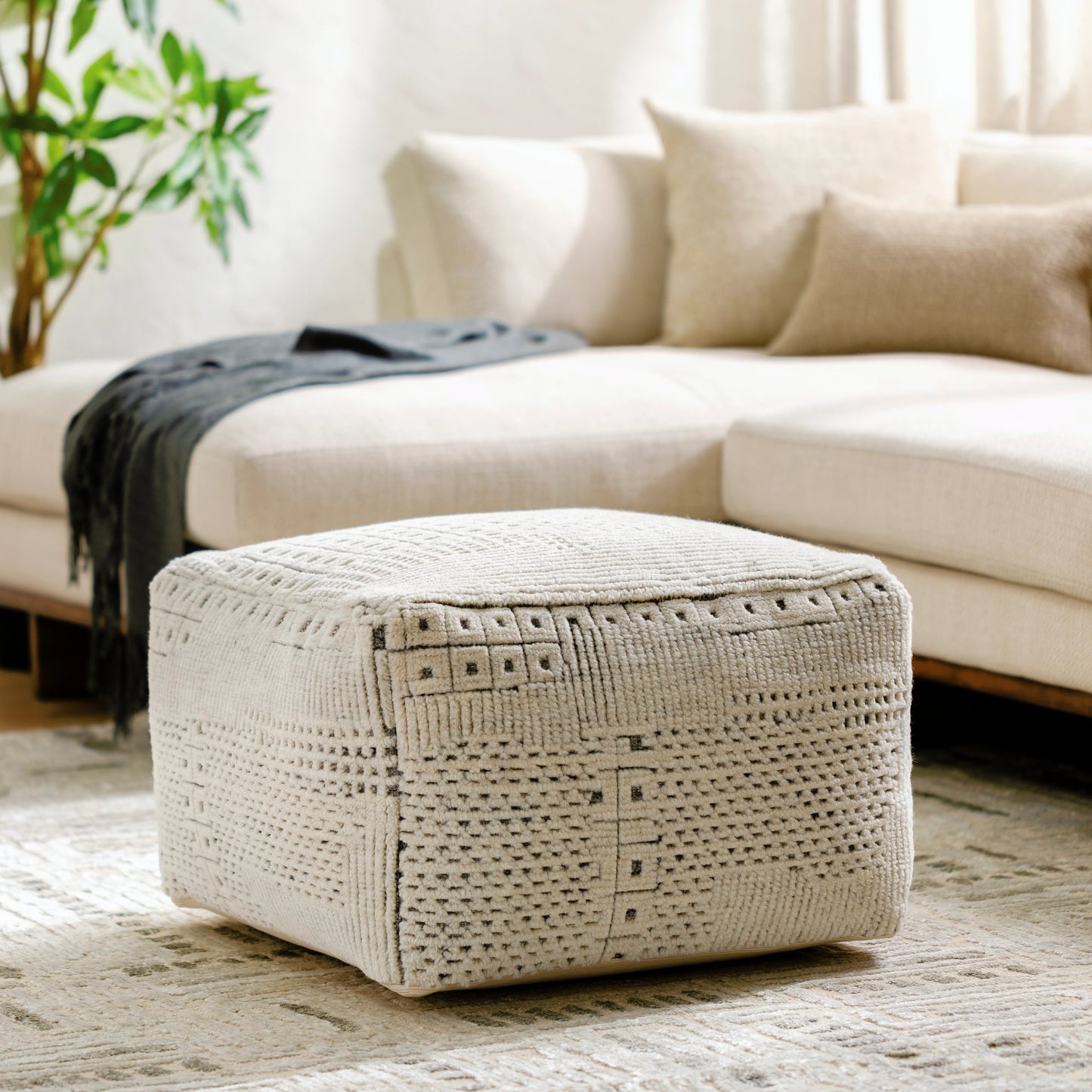 008 SI-2050625 | Lifestyle | Tunisia - 484060 by Surya. Made from top: 80% wool, 20% cotton, bottom: 100% cotton, fill: 100% polybeads in a modern style.