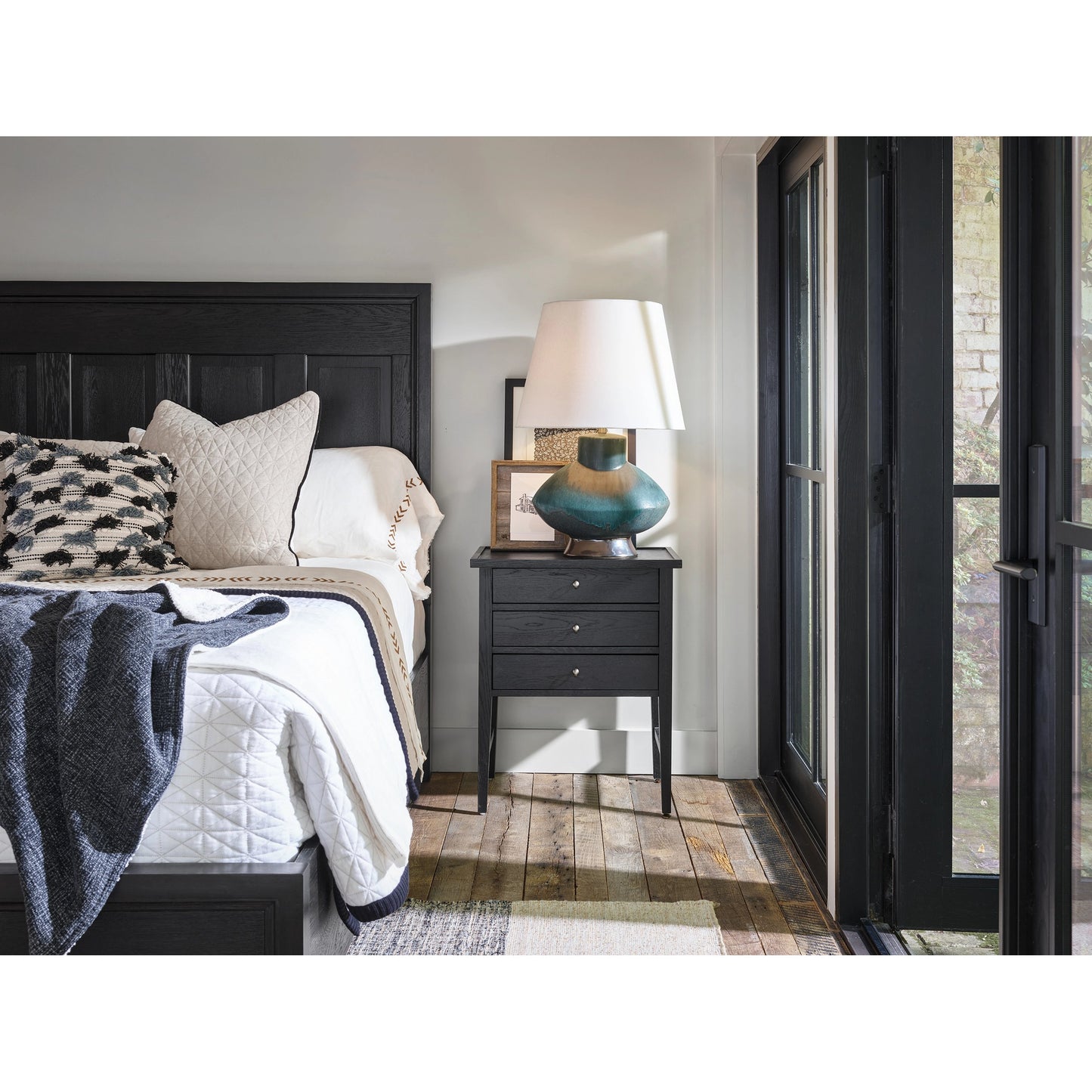 007 SI-2007610 | Lifestyle | Haines Bed by Universal Furniture in aged pewter and charcoal. Made from unique in a cottage & farmhouse style.