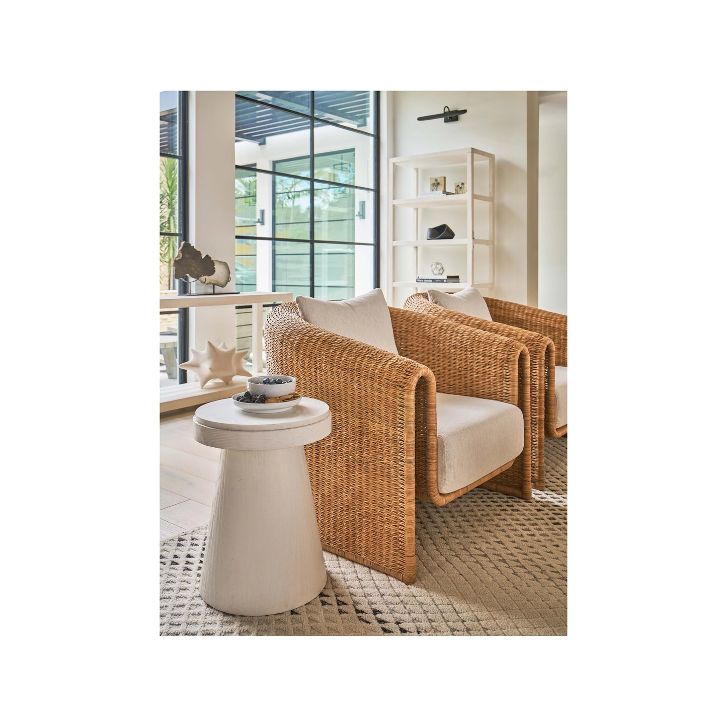 002 SI-2130247 | Lifestyle | Weekender Madeira Accent Table by Coastal Living by Universal Furniture in white sand. Made from unique in a modern style.
