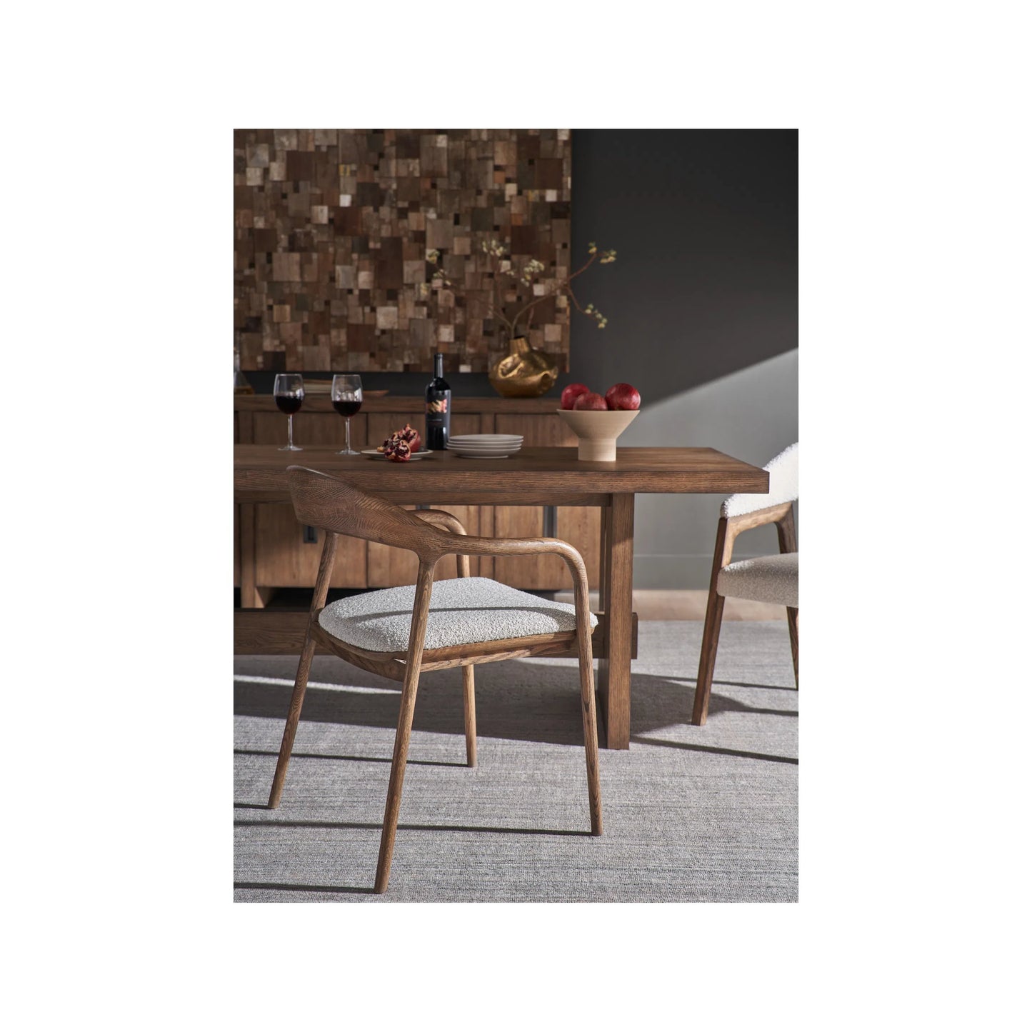007 SI-2195620 | Lifestyle | Modern Echo Dining Arm Chair by Universal Furniture. Made from unique in a transitional style.