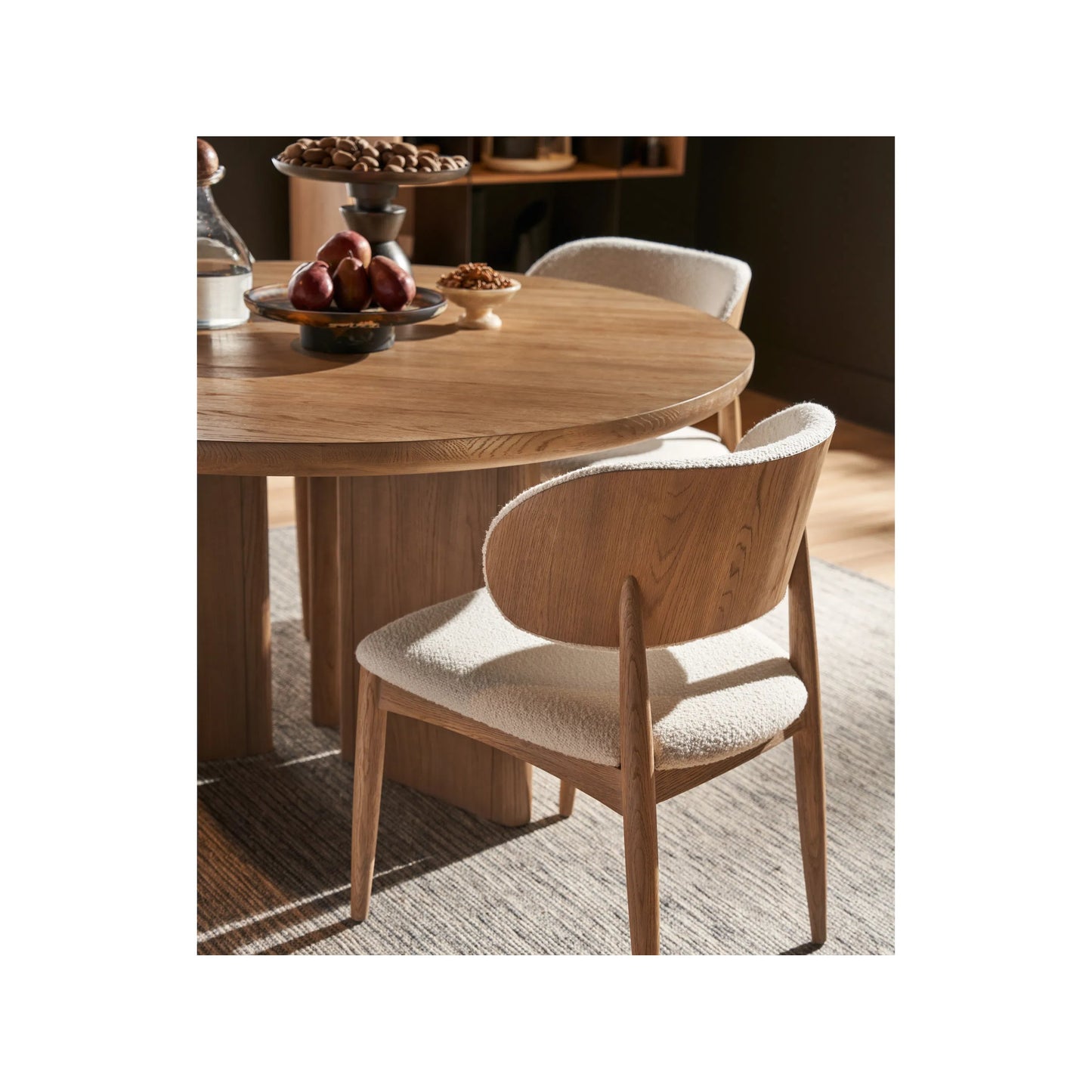 004 SI-2195634 | Lifestyle | Modern Juno Side Chair by Universal Furniture in natural oak. Made from unique in a transitional style.