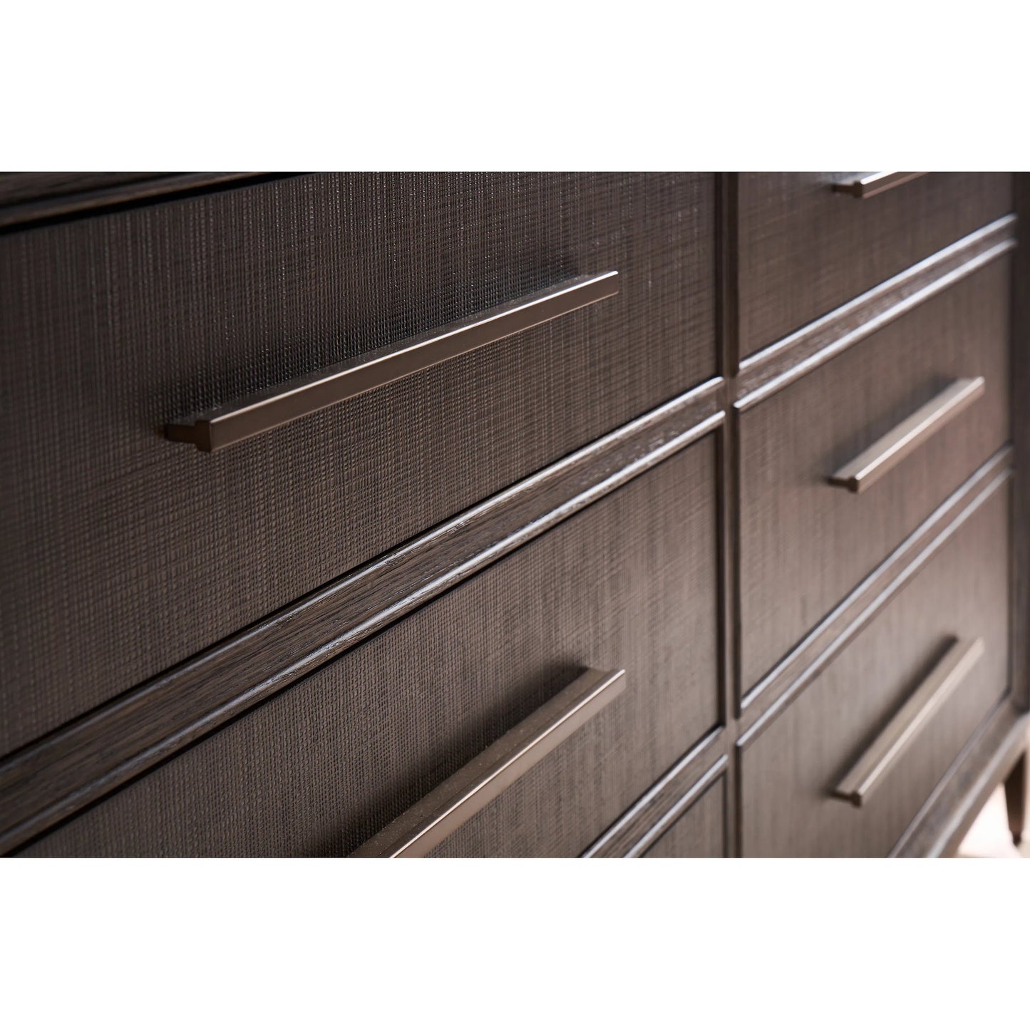 004 SI-2473001 | Closeup | Montclair 6-Drawer Dresser by Universal Furniture in cocoa. Made from unique in a transitional style.
