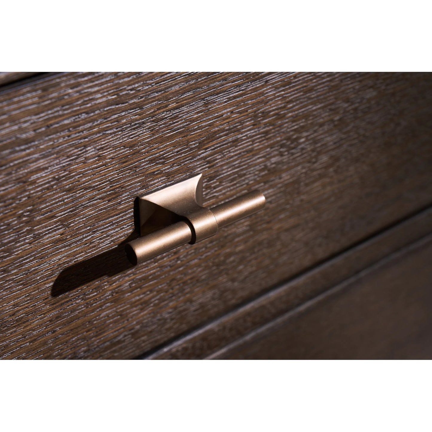 003 SI-2473002 | Closeup | Montclair 9-Drawer Dresser by Universal Furniture in cocoa. Made from unique in a transitional style.