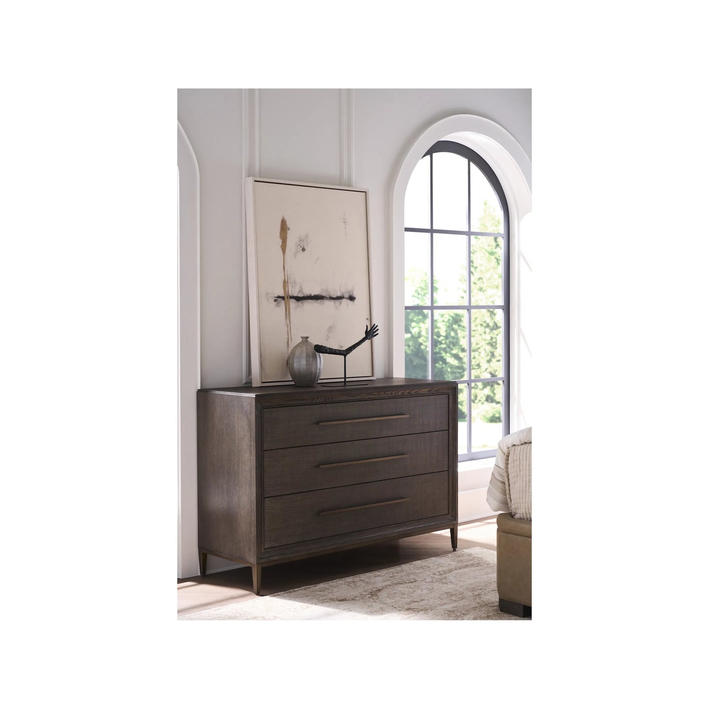004 SI-2472998 | Lifestyle | Montclair 3-Drawer Chest by Universal Furniture in cocoa. Made from unique in a transitional style.