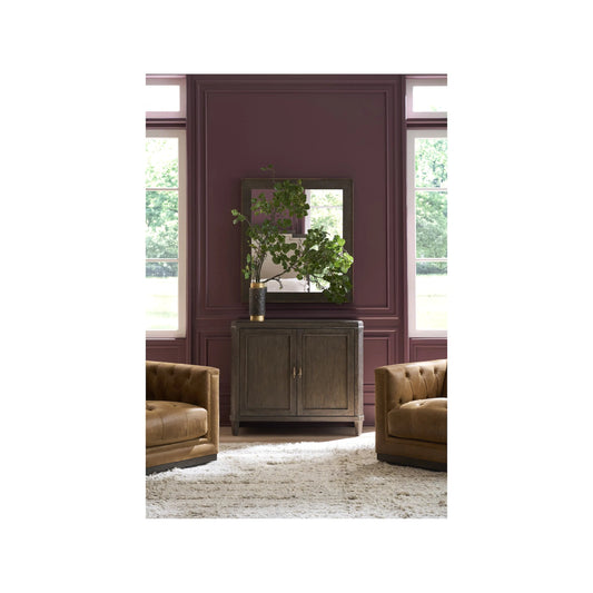 Montclair Chest by Universal Furniture in cocoa. Made from unique in a transitional style.