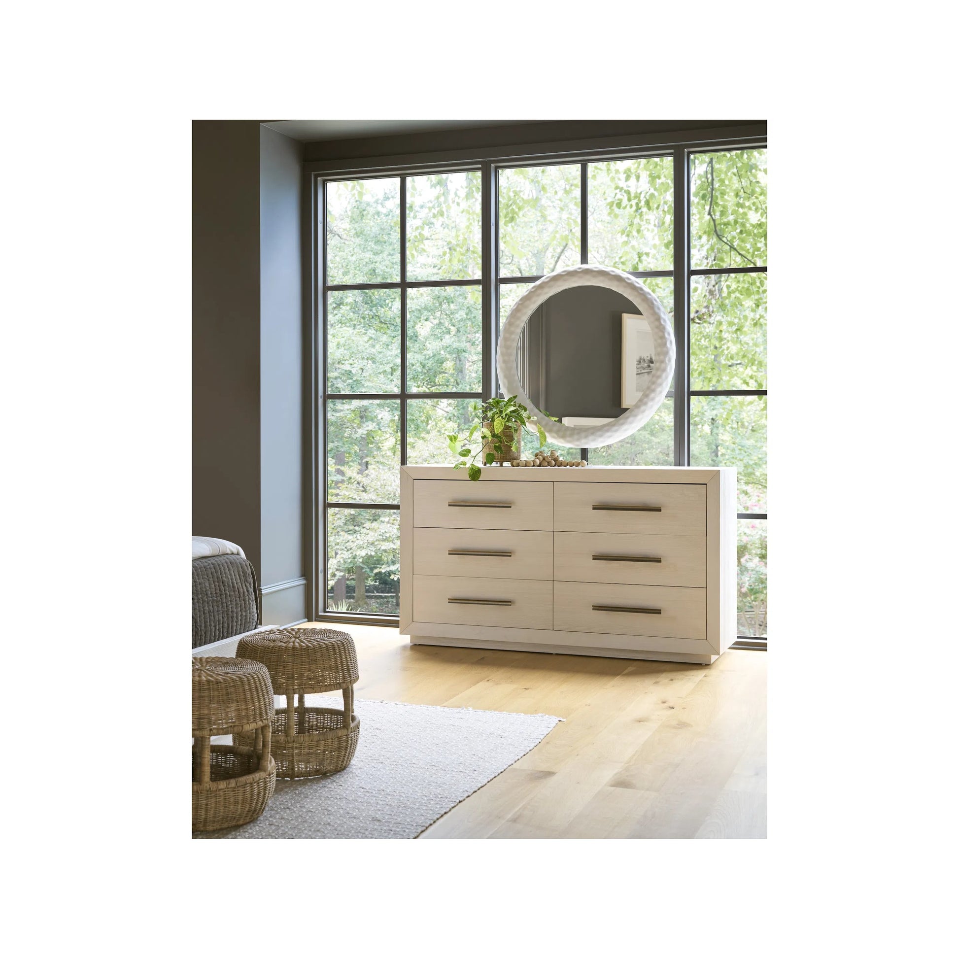 Oasis Shoreline 6-Drawer Dresser by Coastal Living by Universal Furniture in shoreline white. Made from unique in a transitional style.